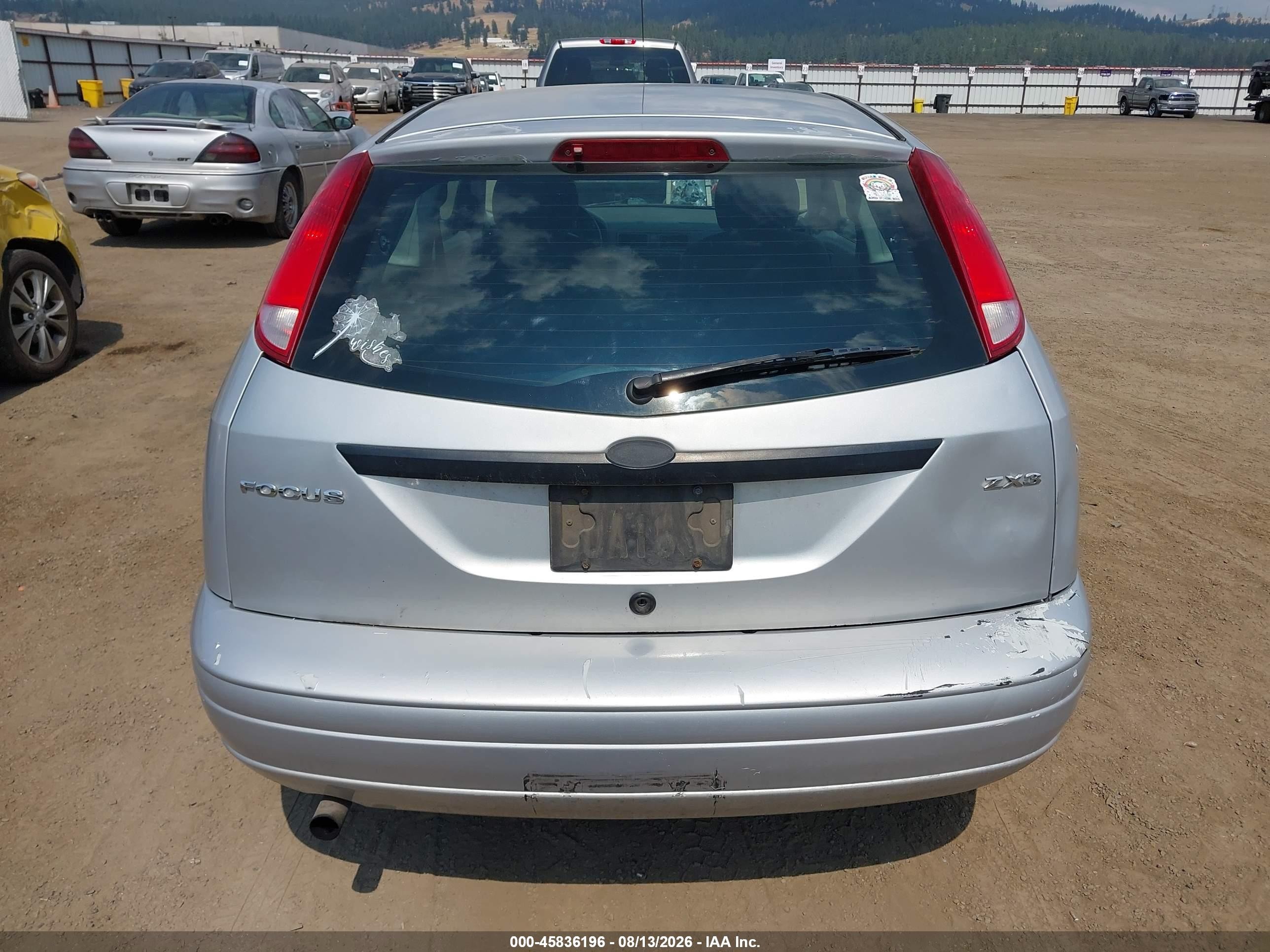2005 Ford Focus Zx3 Silver vin: 3FAFP31N35R148948