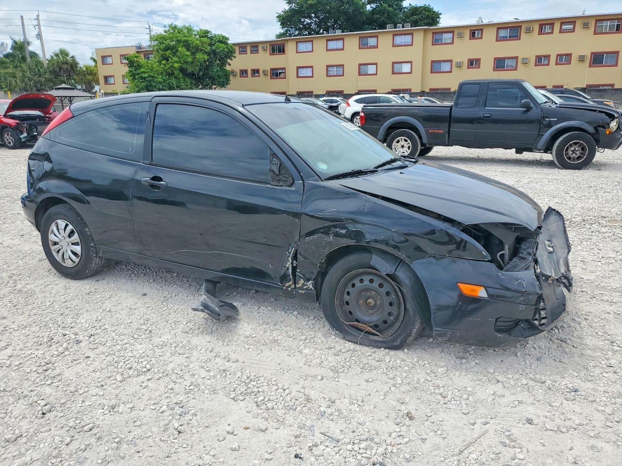 2005 Ford Focus Zx3 Black vin: 3FAFP31N45R156332
