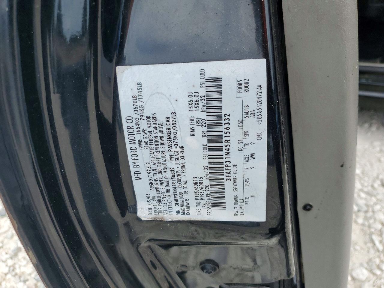 2005 Ford Focus Zx3 Black vin: 3FAFP31N45R156332