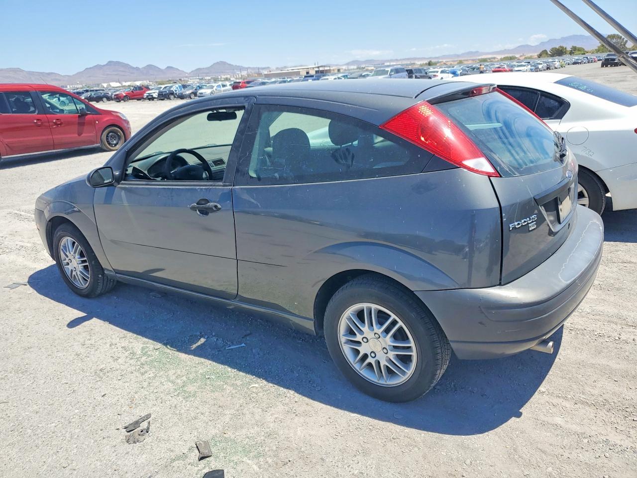 2005 Ford Focus Zx3 Charcoal vin: 3FAFP31N55R105096