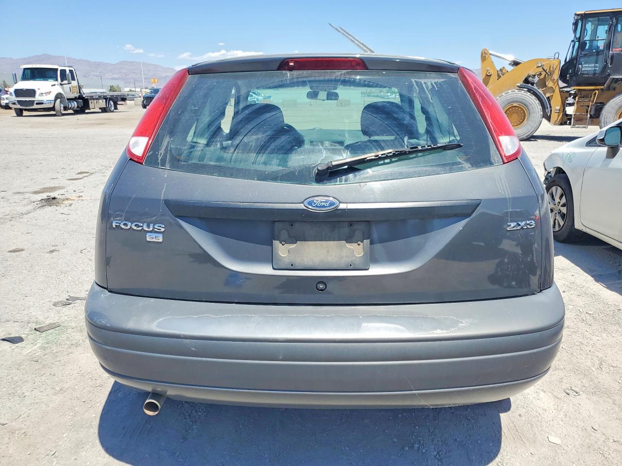 2005 Ford Focus Zx3 Charcoal vin: 3FAFP31N55R105096