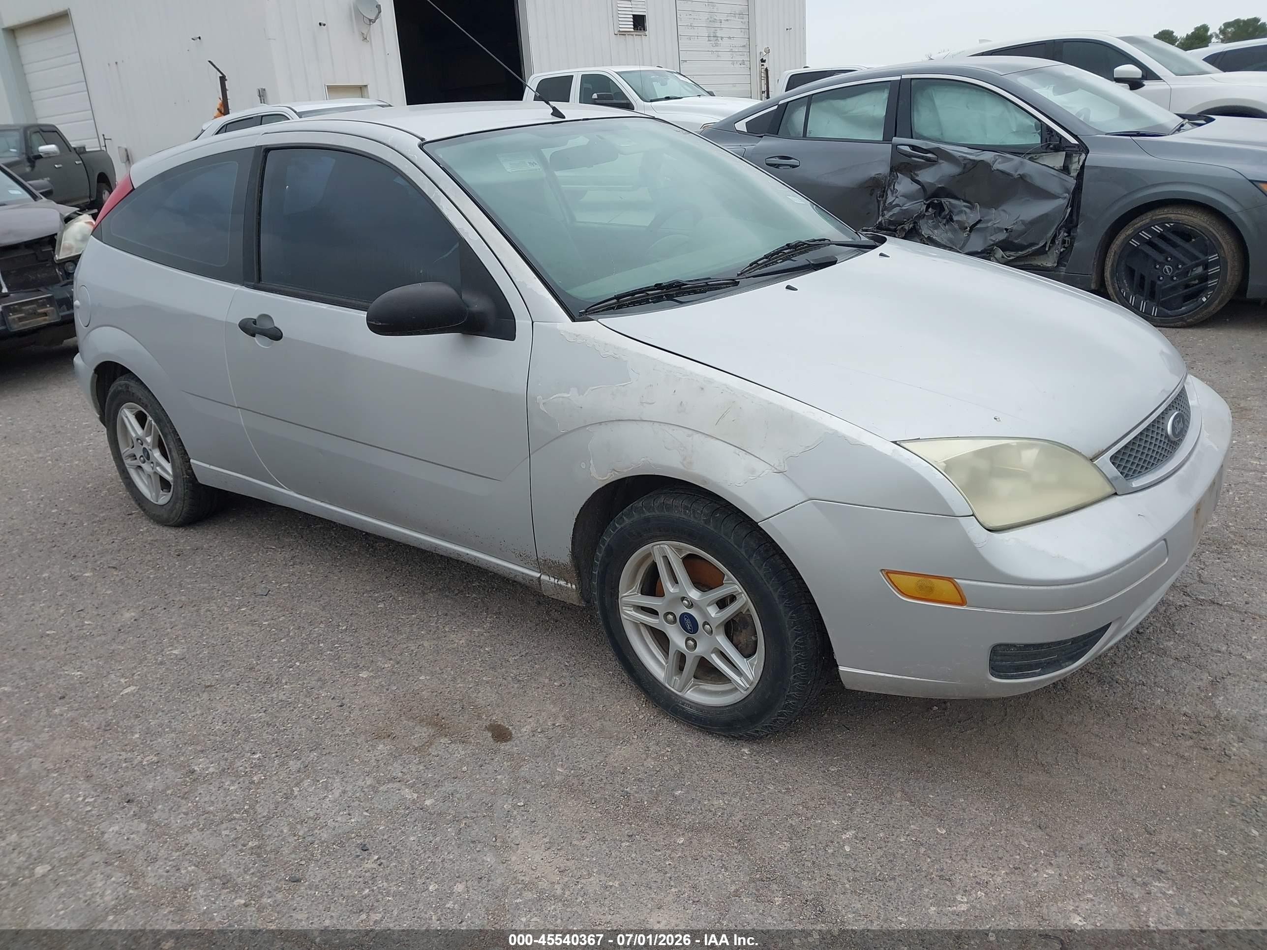 2005 Ford Focus Zx3 Silver vin: 3FAFP31N55R119080