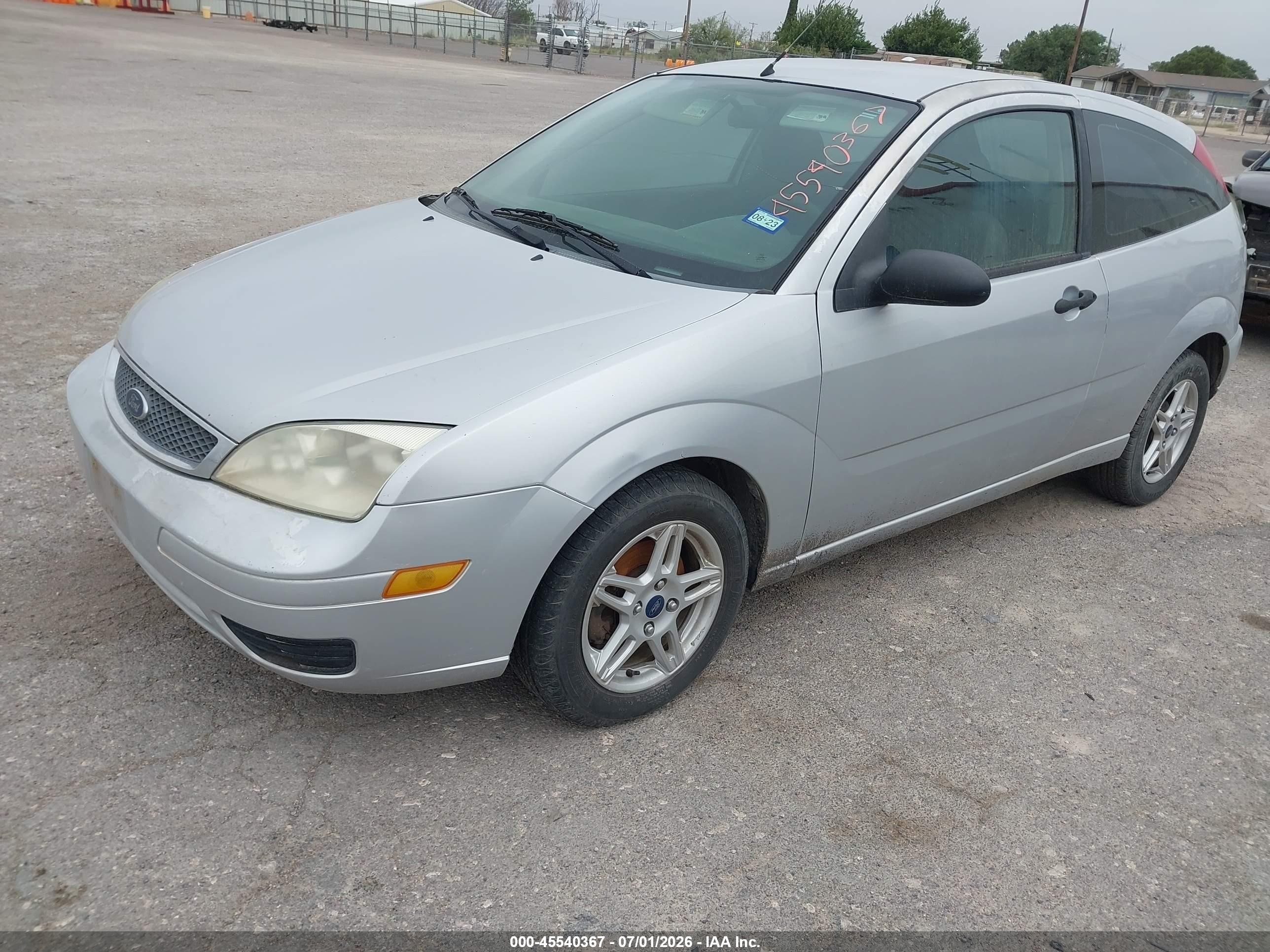 2005 Ford Focus Zx3 Серебряный vin: 3FAFP31N55R119080