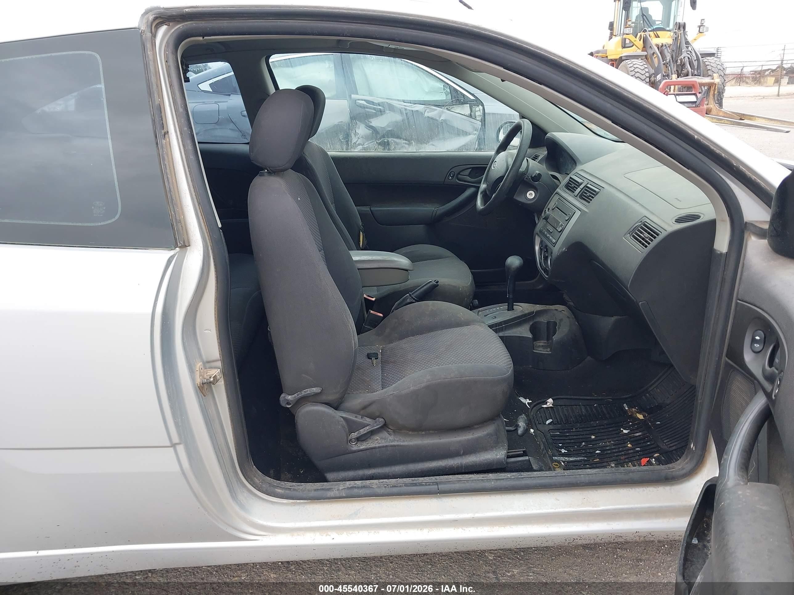2005 Ford Focus Zx3 Серебряный vin: 3FAFP31N55R119080