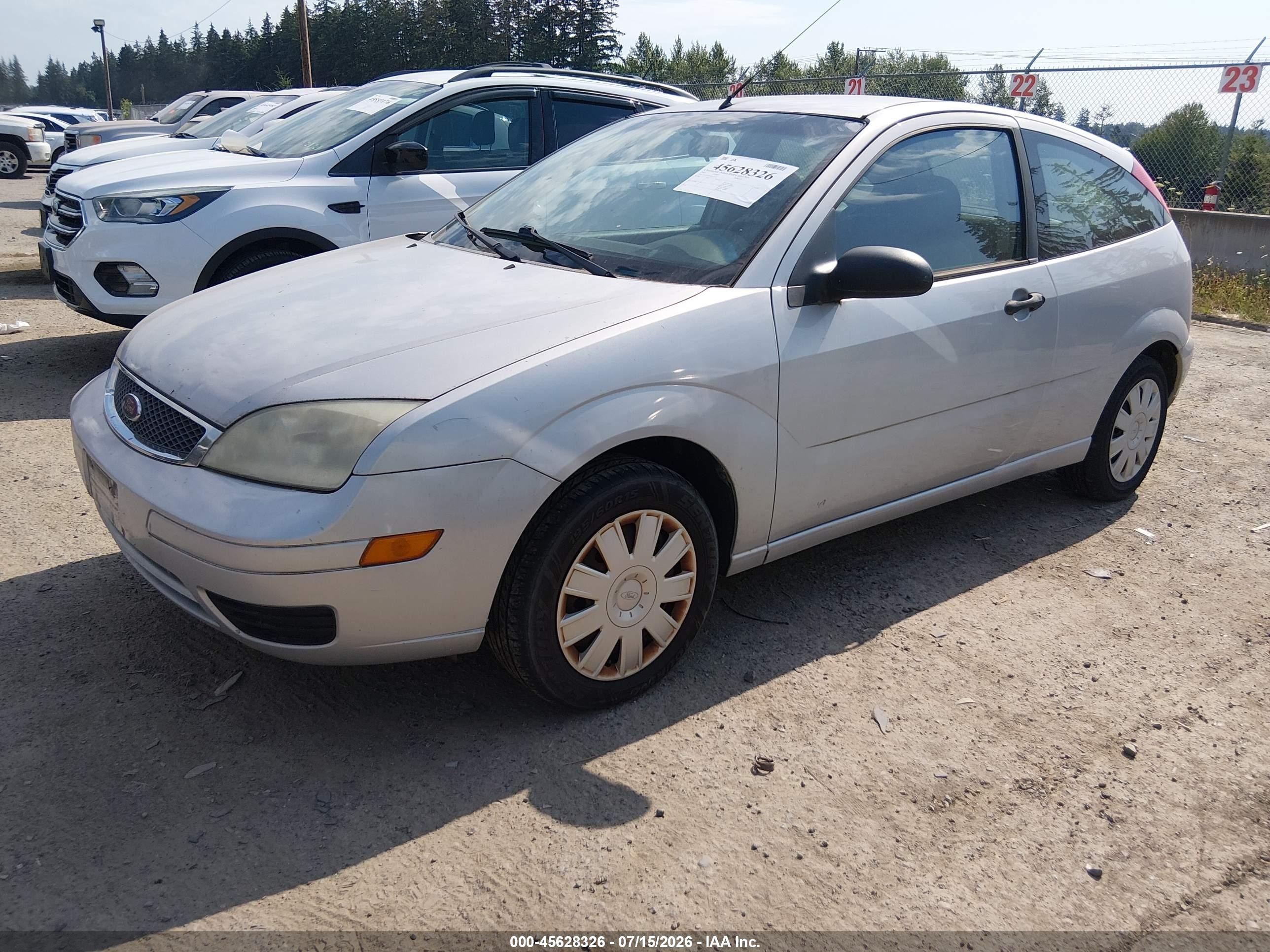 2005 Ford Focus Zx3 Silver vin: 3FAFP31N55R121735