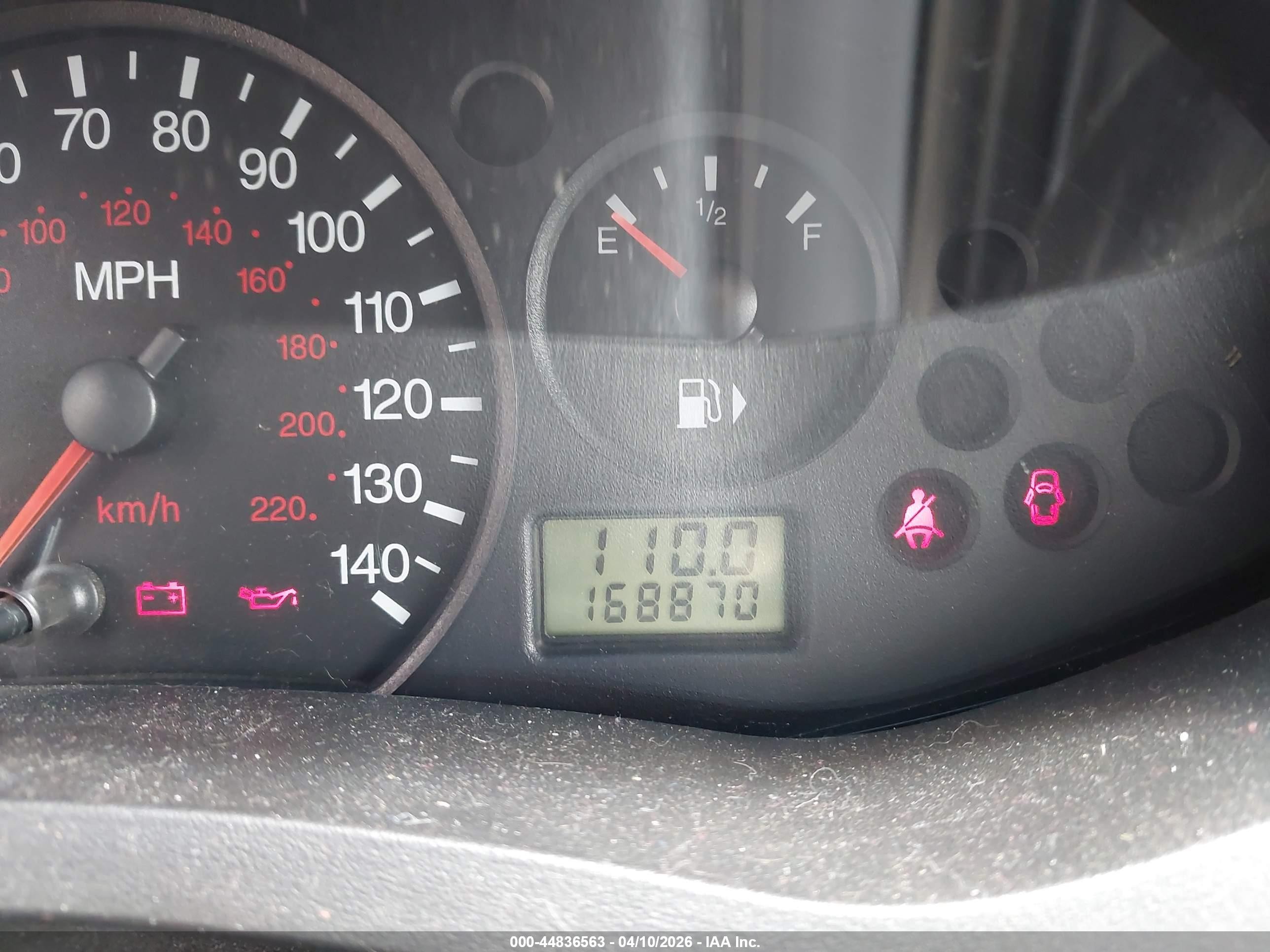 2005 Ford Focus Zx3 White vin: 3FAFP31N65R117810