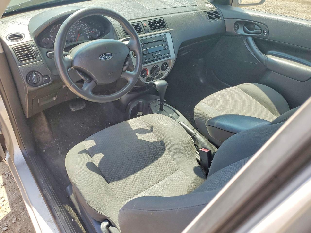 2005 Ford Focus Zx3 Silver vin: 3FAFP31N85R136696
