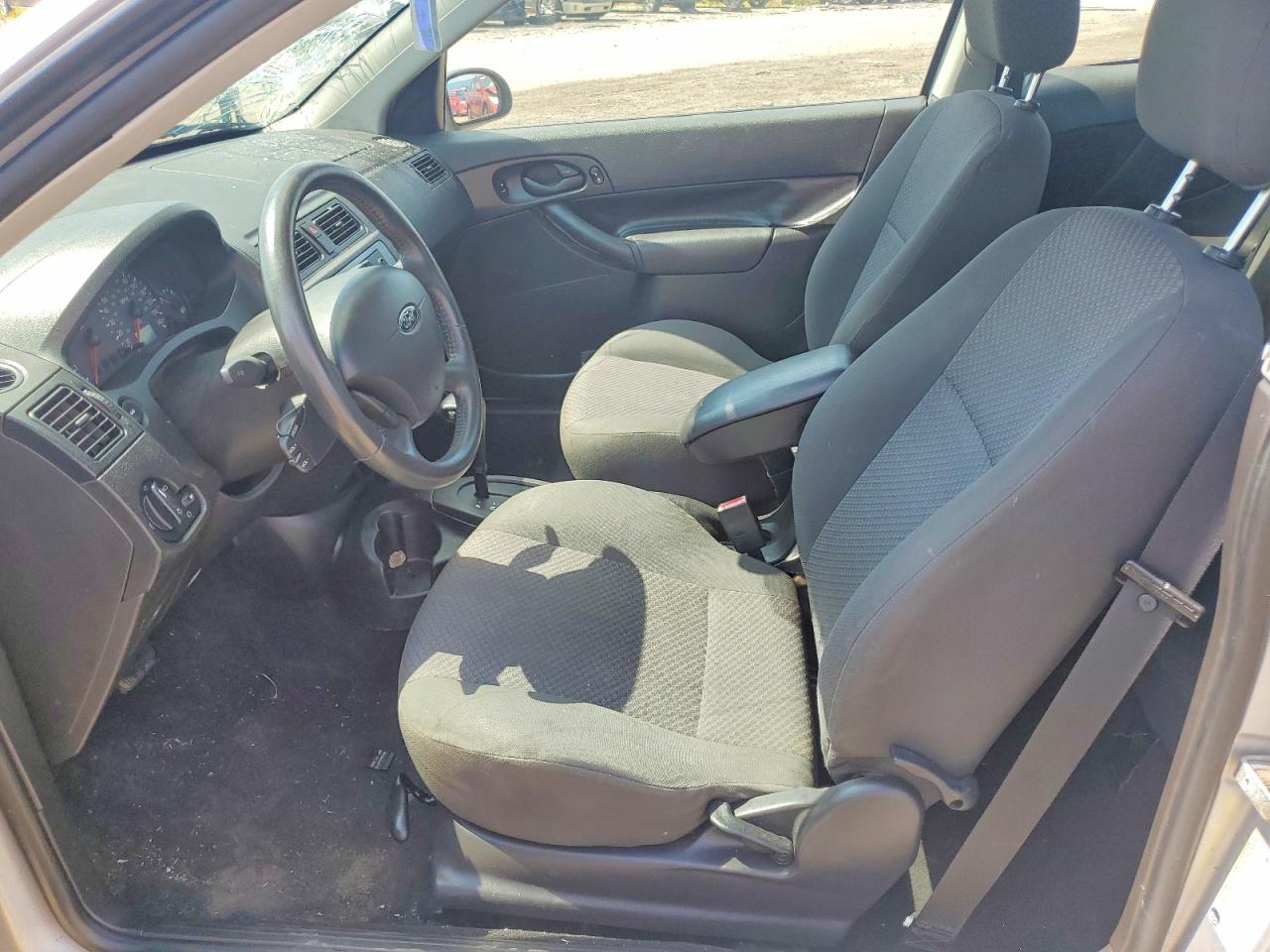 2005 Ford Focus Zx3 Silver vin: 3FAFP31N85R136696