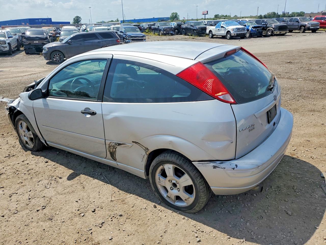 2005 Ford Focus Zx3 Silver vin: 3FAFP31N85R136696
