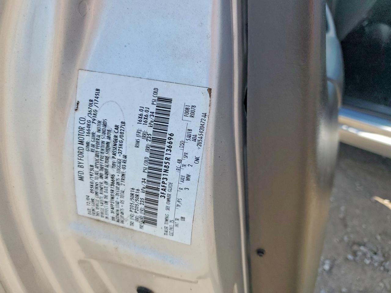 2005 Ford Focus Zx3 Silver vin: 3FAFP31N85R136696