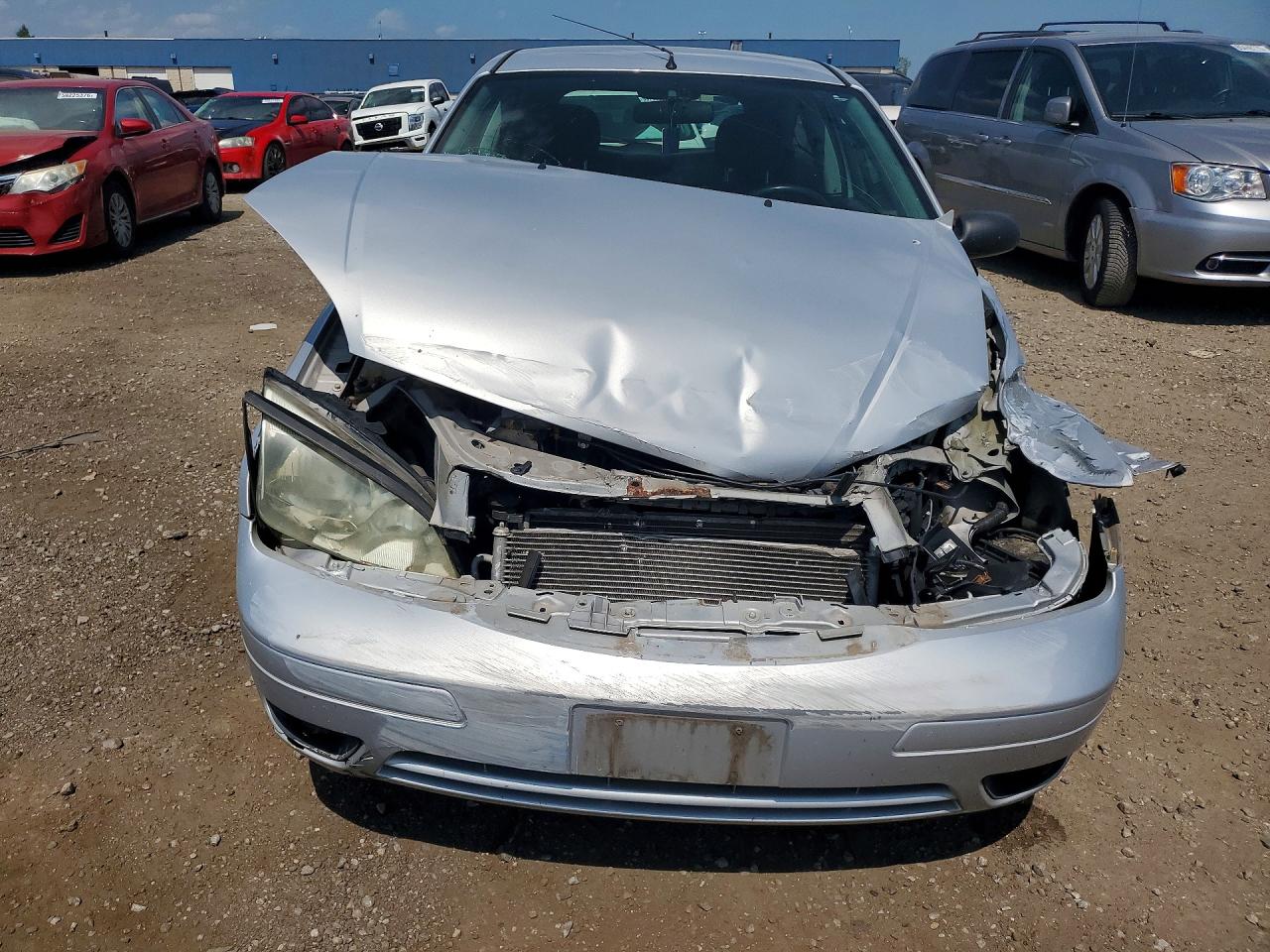 2005 Ford Focus Zx3 Silver vin: 3FAFP31N85R136696