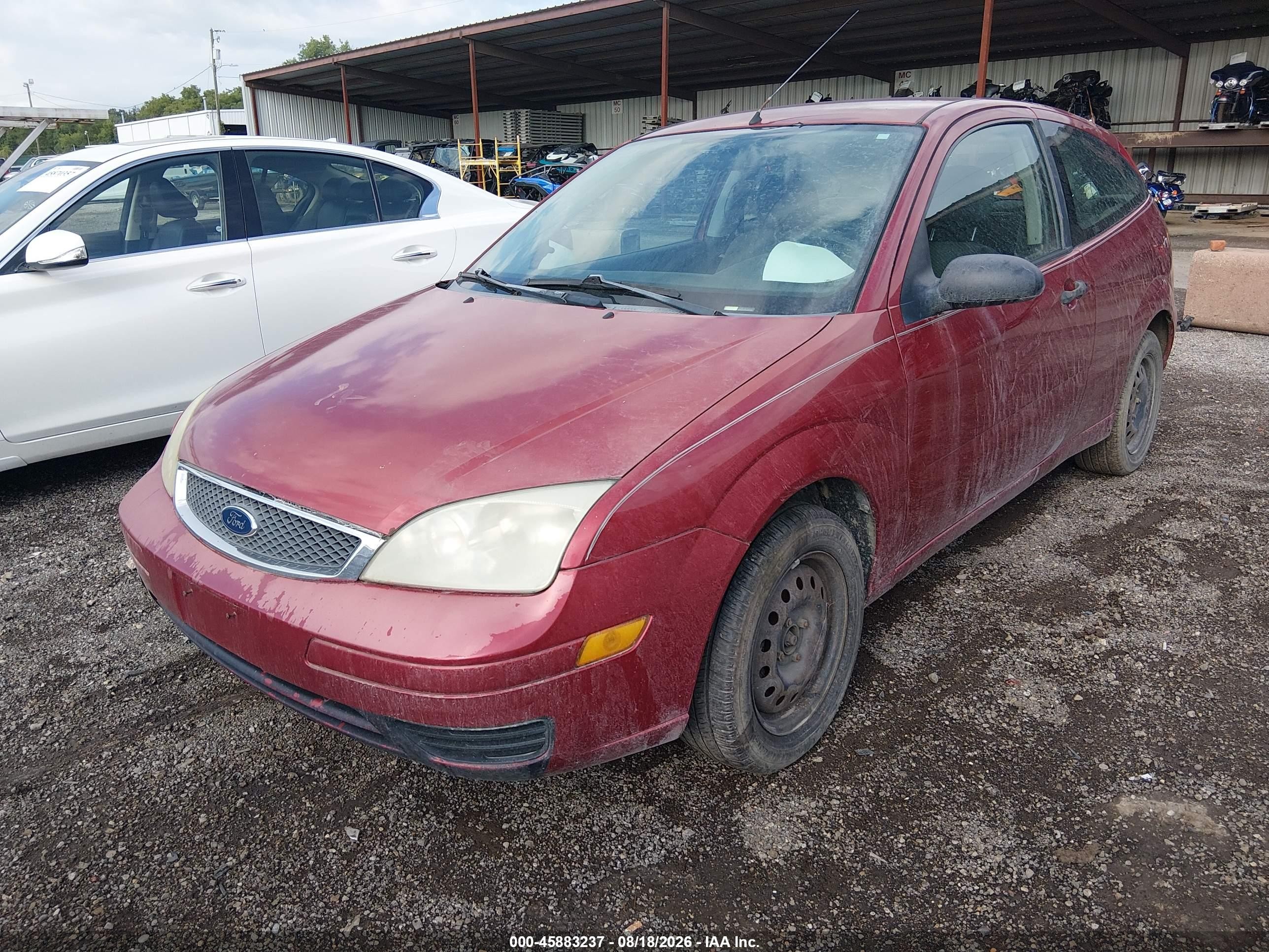 2005 Ford Focus Zx3 Red vin: 3FAFP31N95R124301