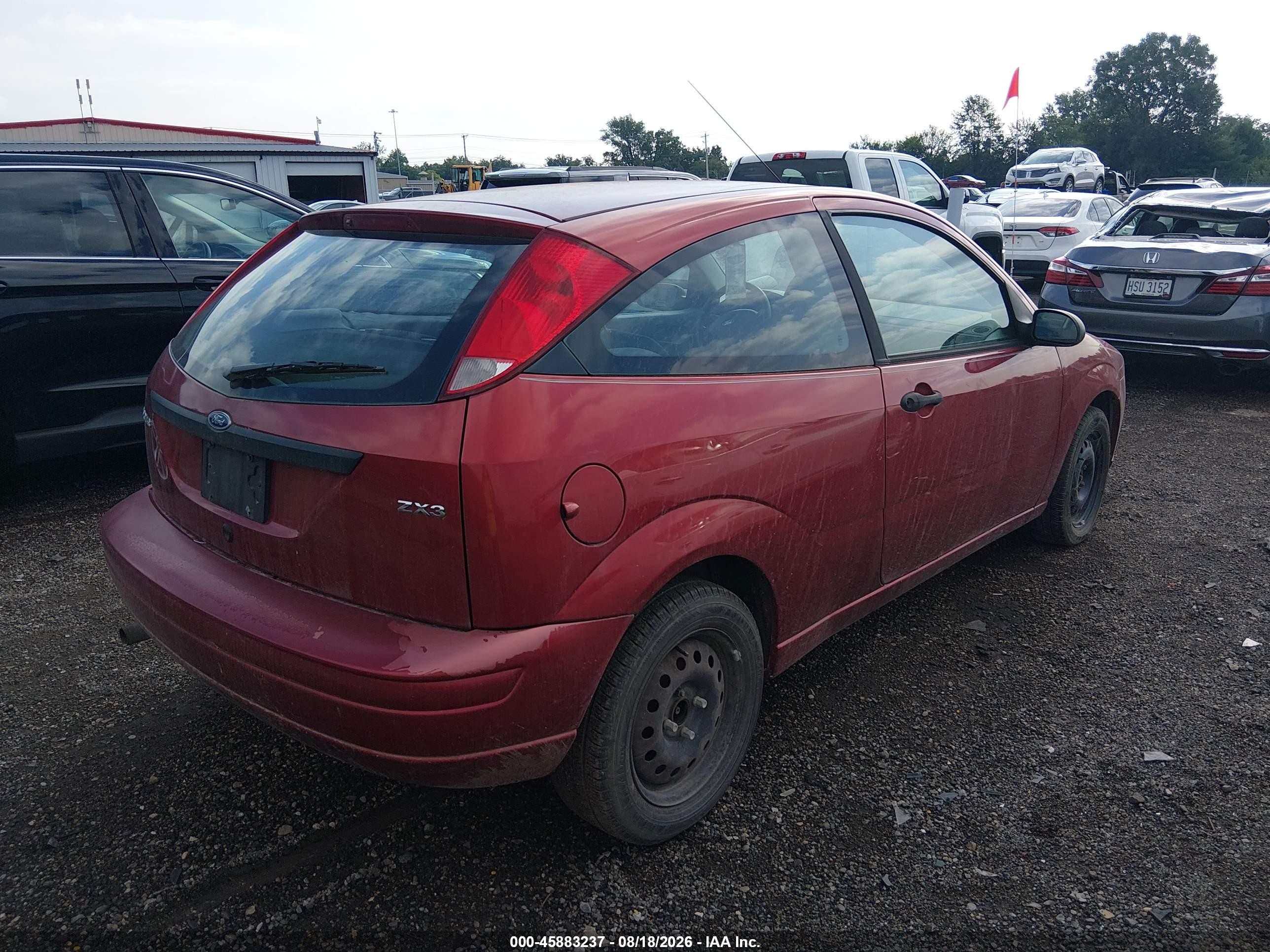 2005 Ford Focus Zx3 Red vin: 3FAFP31N95R124301