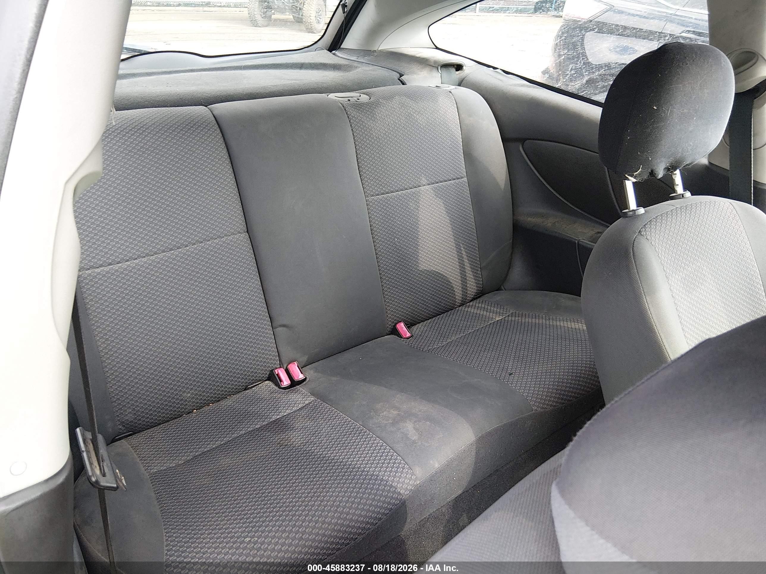 2005 Ford Focus Zx3 Red vin: 3FAFP31N95R124301