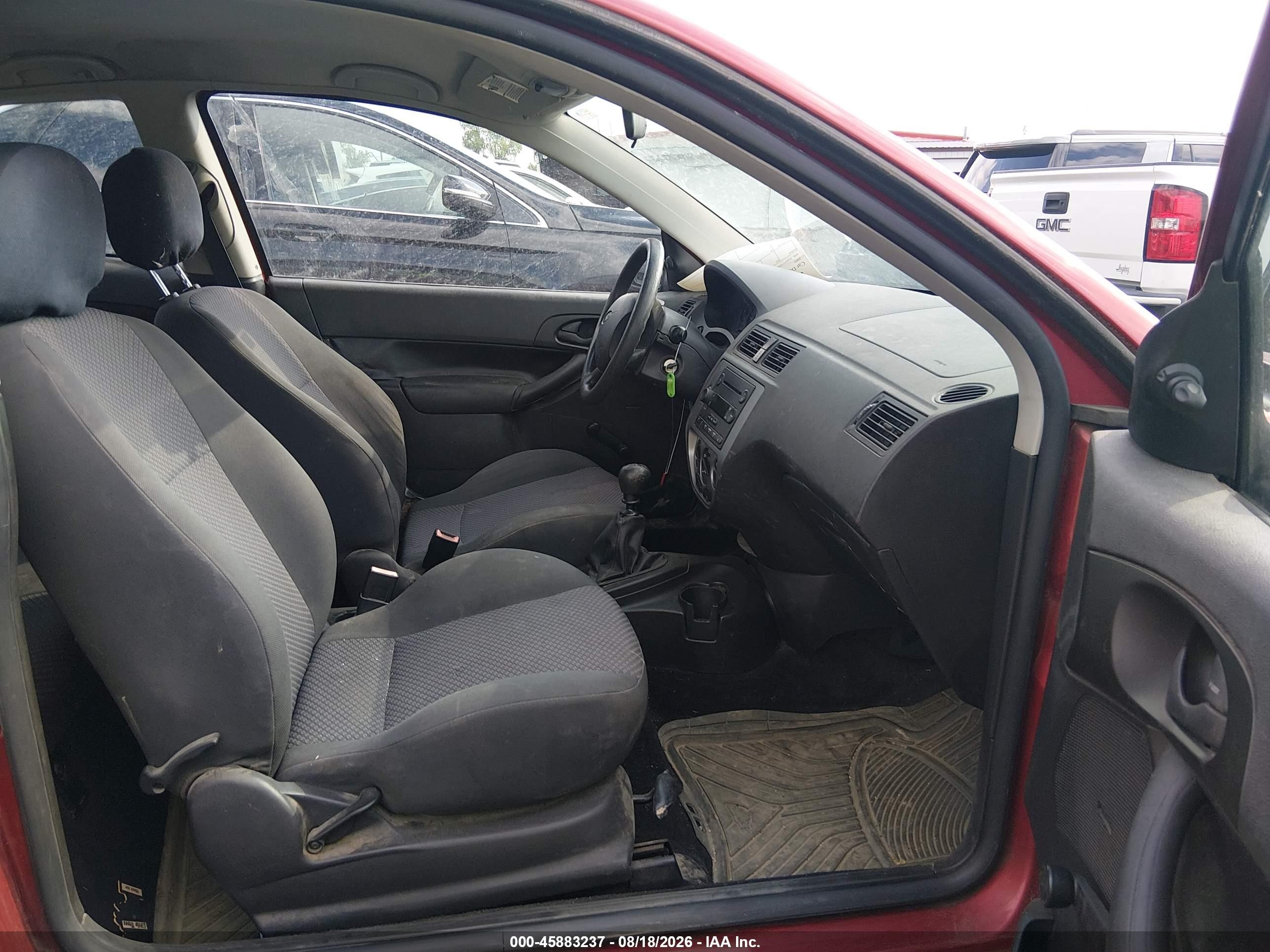 2005 Ford Focus Zx3 Red vin: 3FAFP31N95R124301