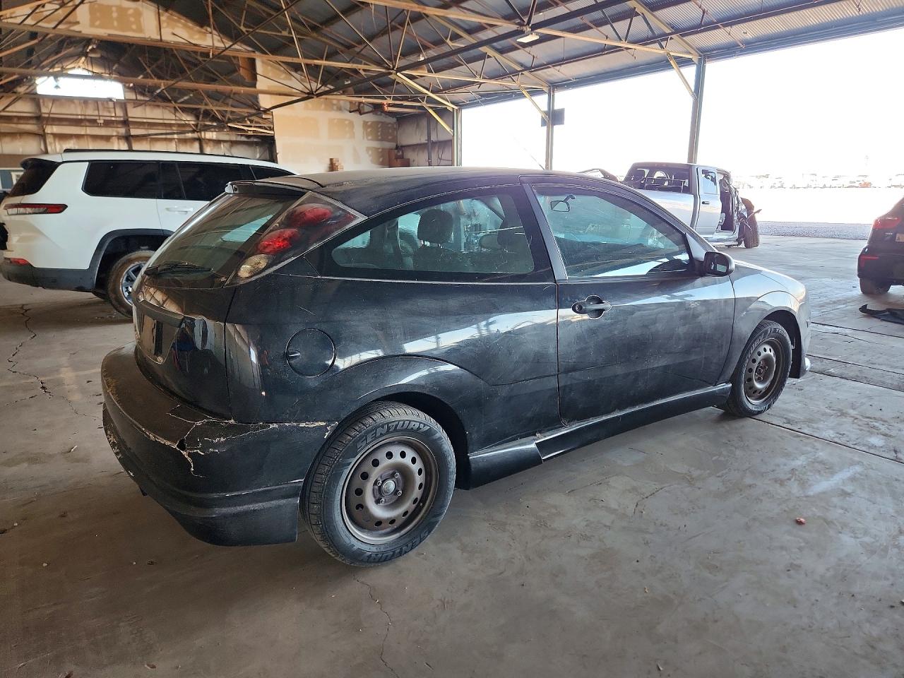 2005 Ford Focus Zx3 Black vin: 3FAFP31N95R143883