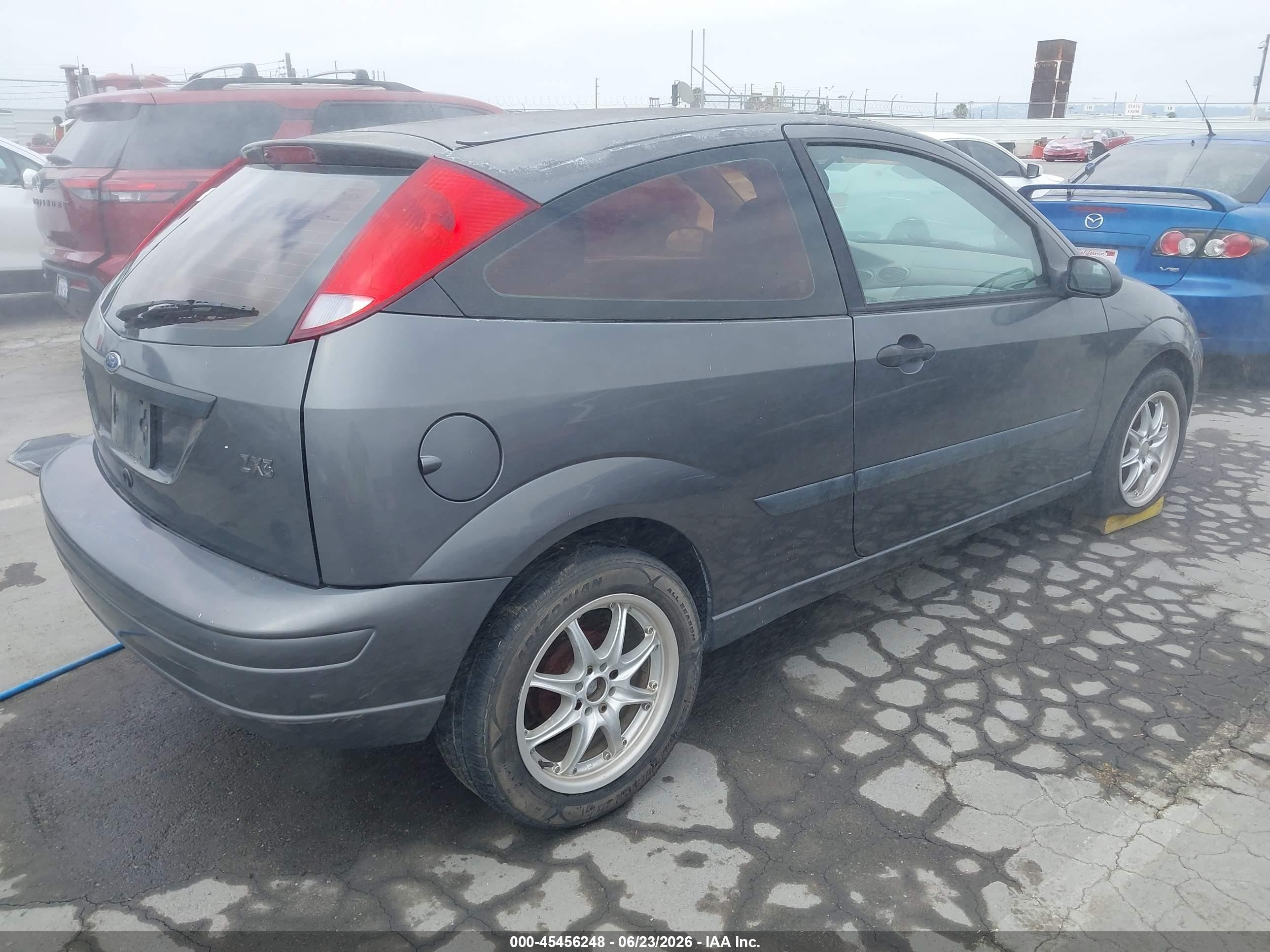 2004 Ford Focus Zx3 Серый vin: 3FAFP31Z14R102584