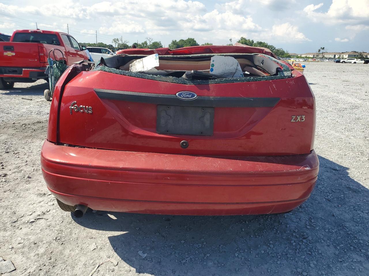 2004 Ford Focus Zx3 Red vin: 3FAFP31Z24R103937
