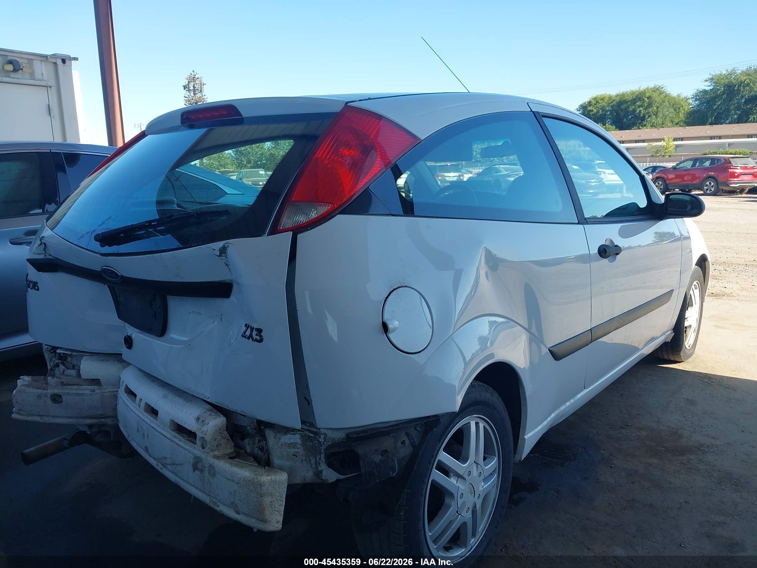 2003 Ford Focus Zx3 White vin: 3FAFP31Z43R159263