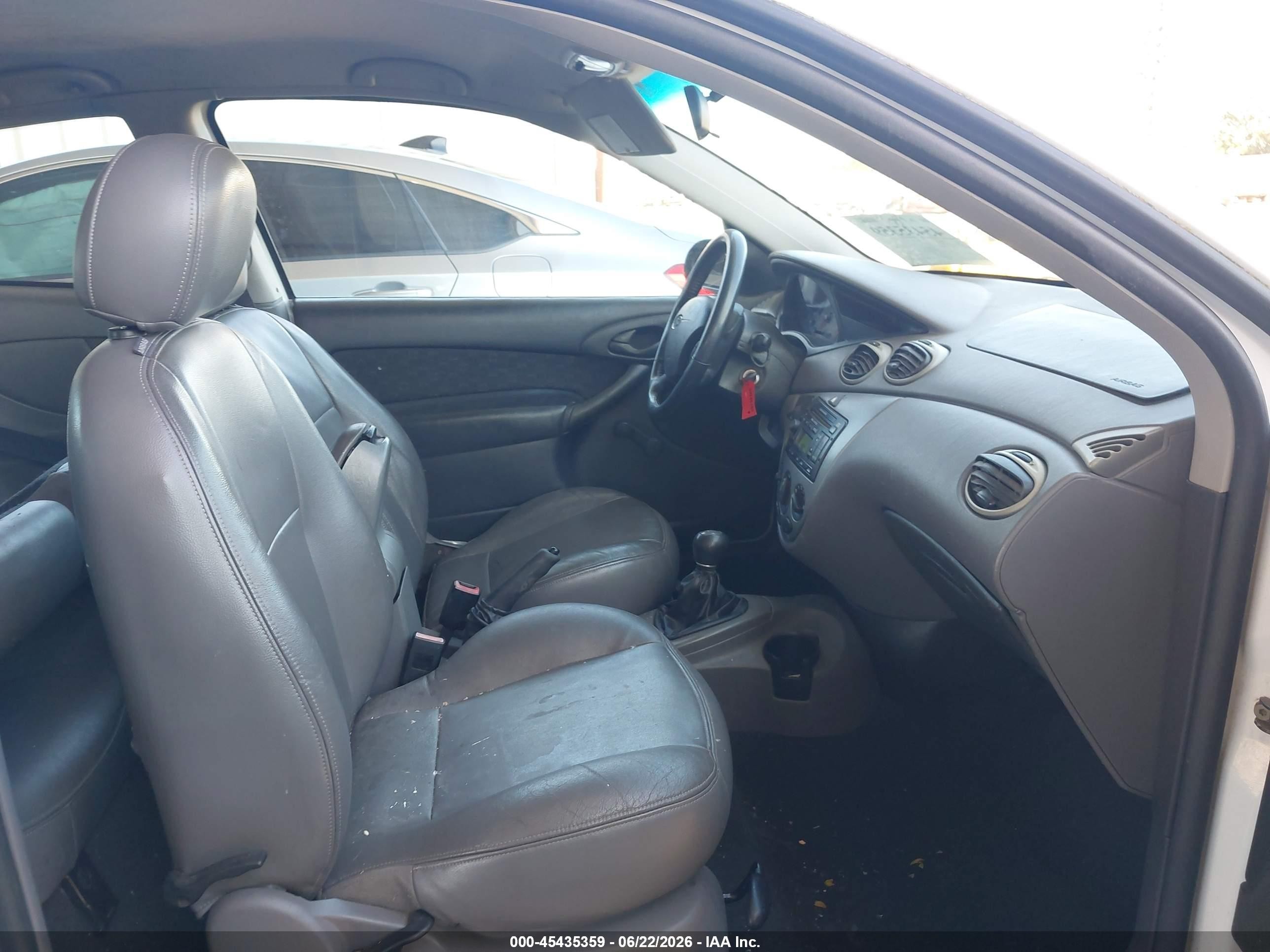 2003 Ford Focus Zx3 White vin: 3FAFP31Z43R159263