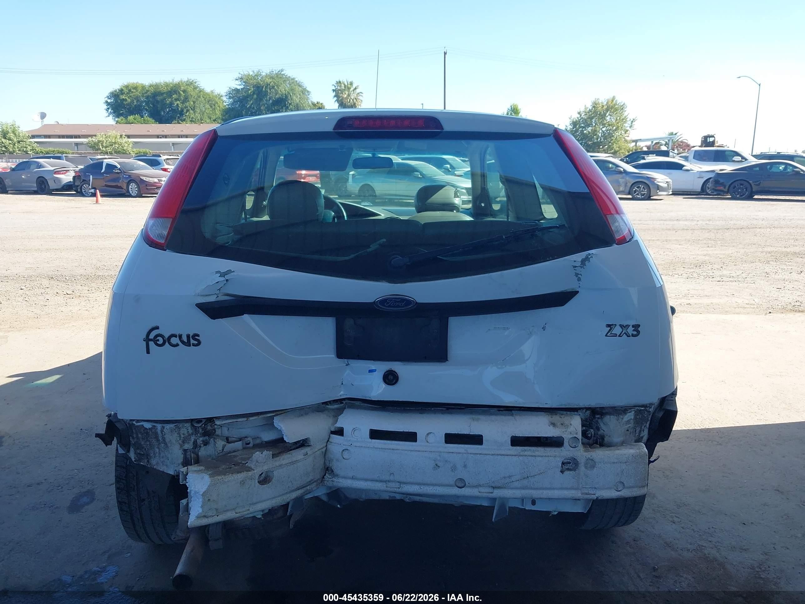 2003 Ford Focus Zx3 White vin: 3FAFP31Z43R159263