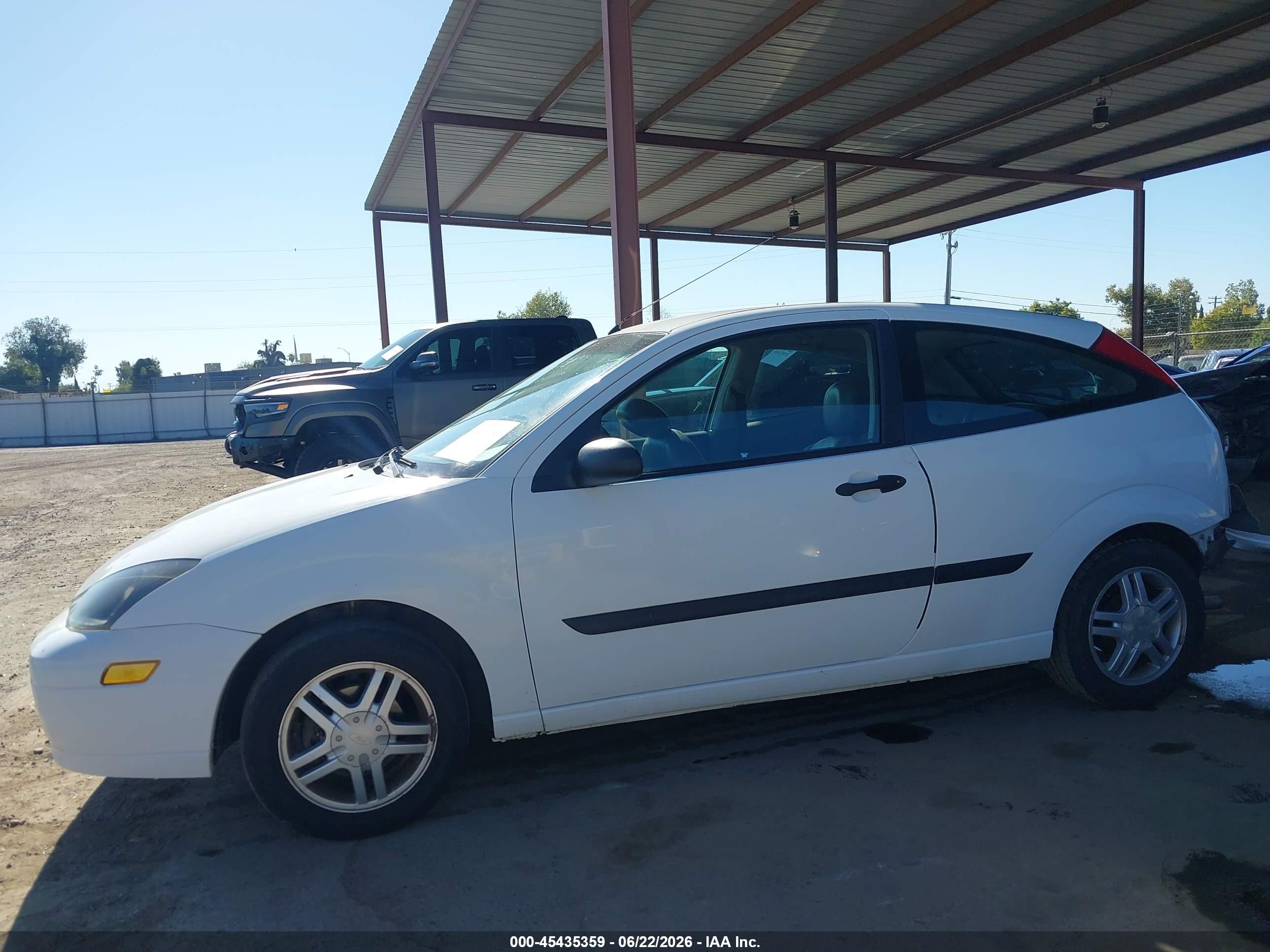 2003 Ford Focus Zx3 White vin: 3FAFP31Z43R159263
