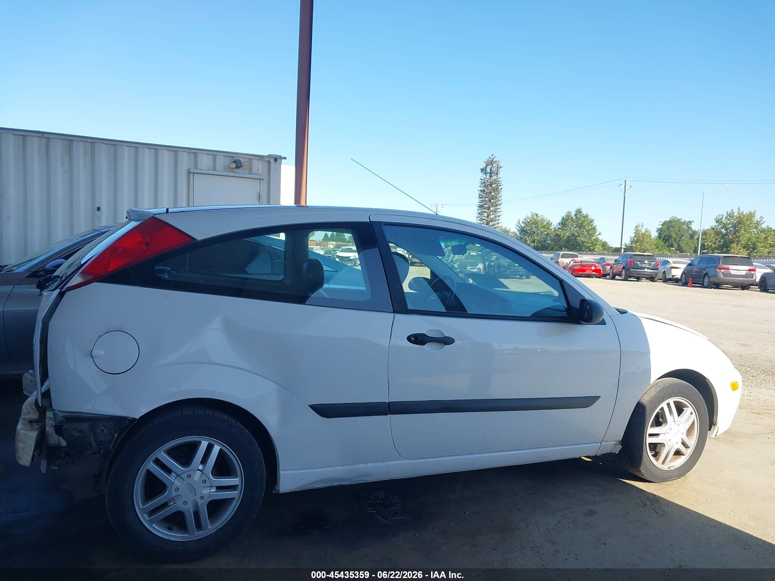 2003 Ford Focus Zx3 White vin: 3FAFP31Z43R159263