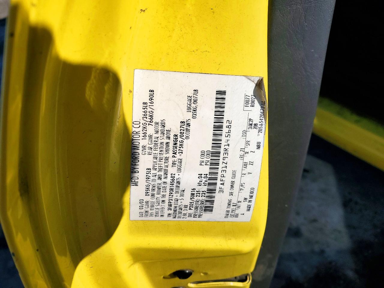 2003 Ford Focus Zx3 Yellow vin: 3FAFP31Z93R145682