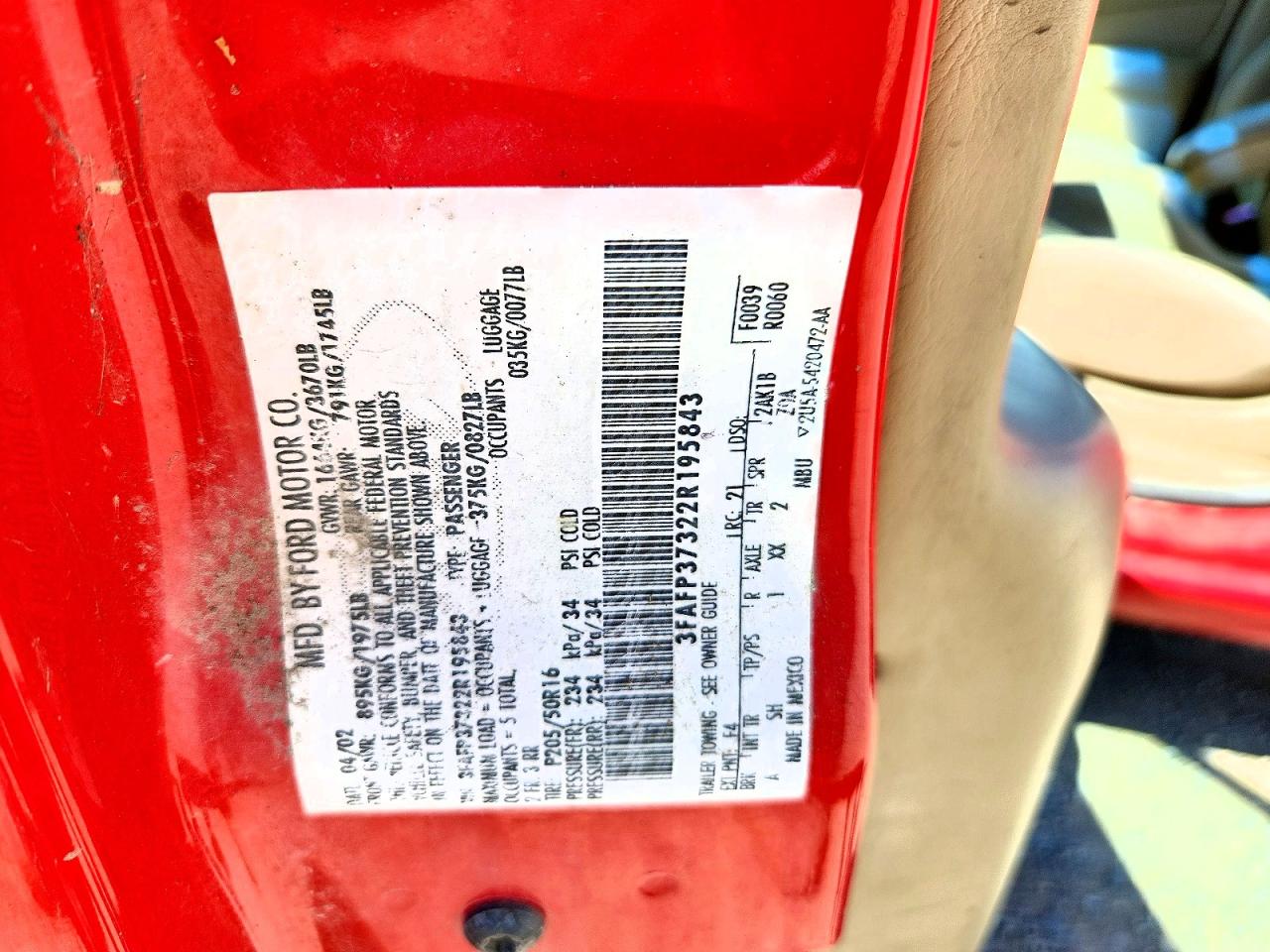 2002 Ford Focus Zx5 Red vin: 3FAFP37322R195843