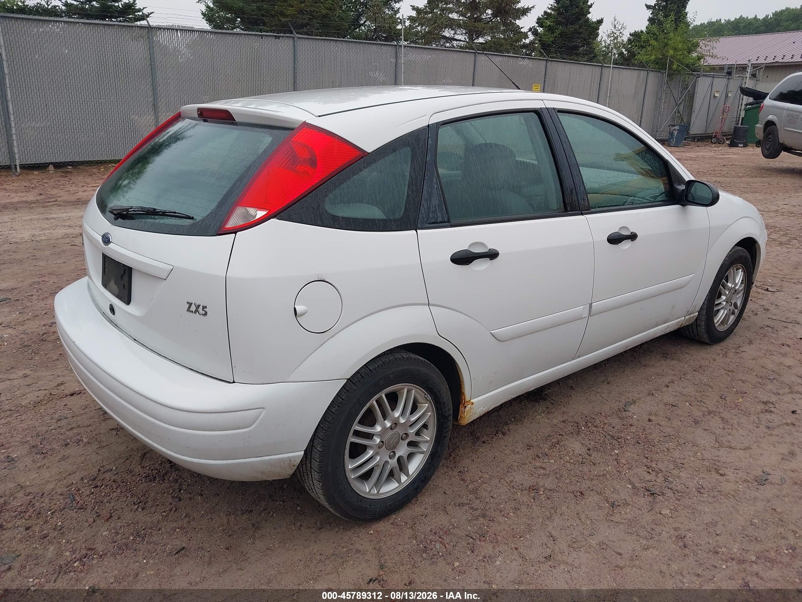 2003 Ford Focus Zx5/zx5 Comfort White vin: 3FAFP37343R147052