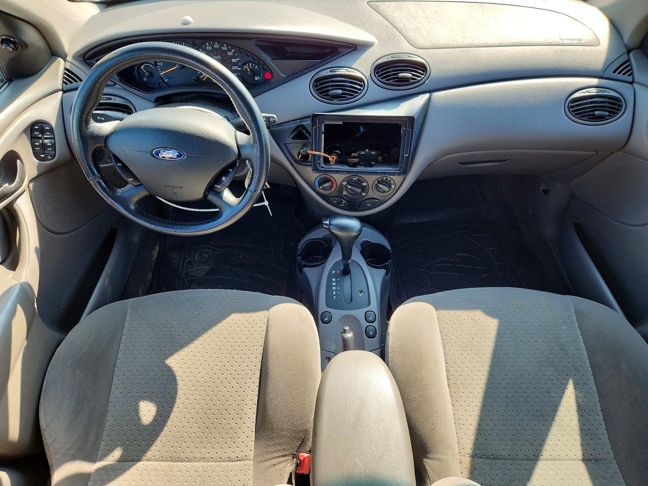 2004 Ford Focus Zx5 Silver vin: 3FAFP37374R112703