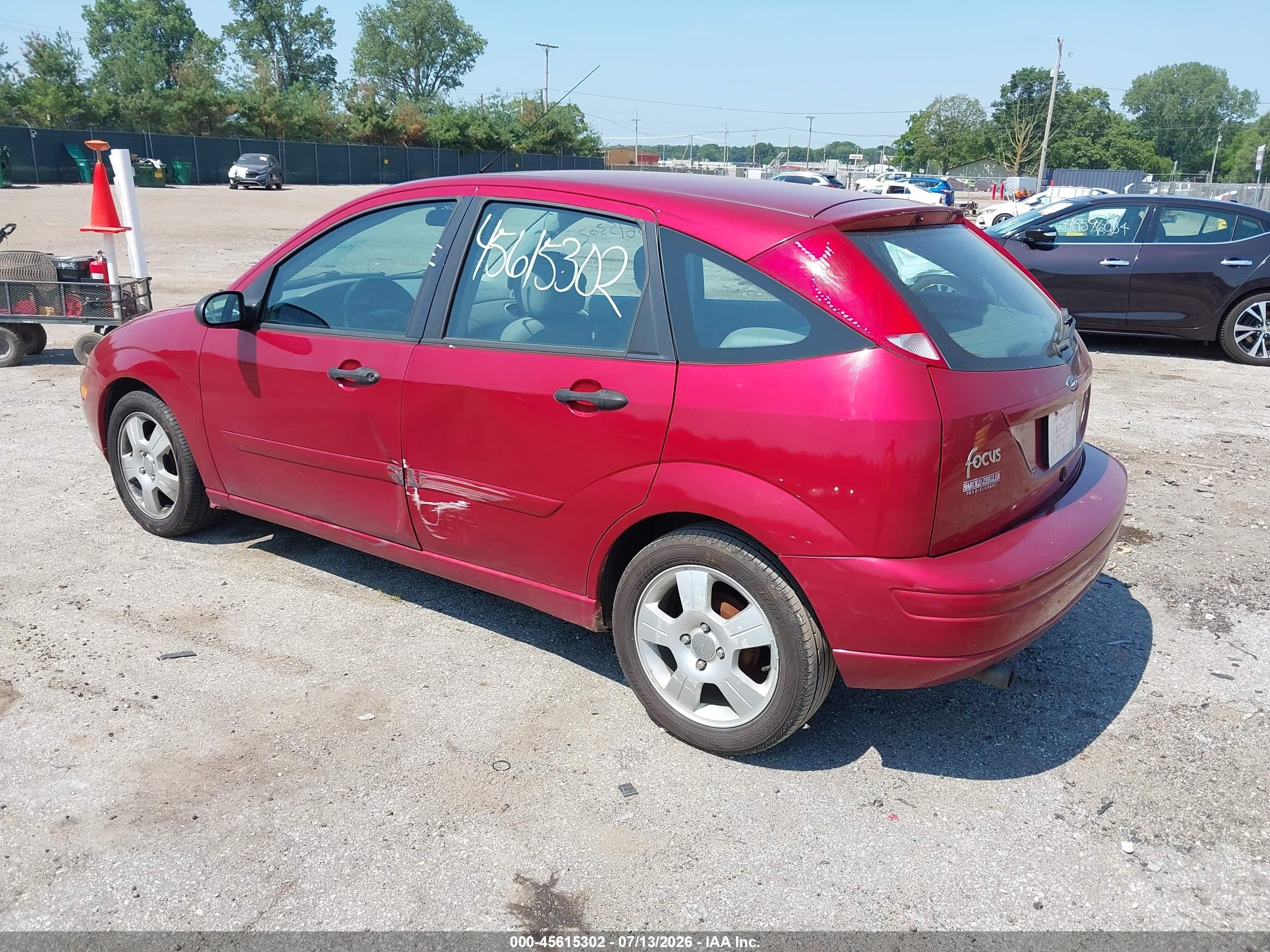 2003 Ford Focus Zx5 Красный vin: 3FAFP373X3R171856