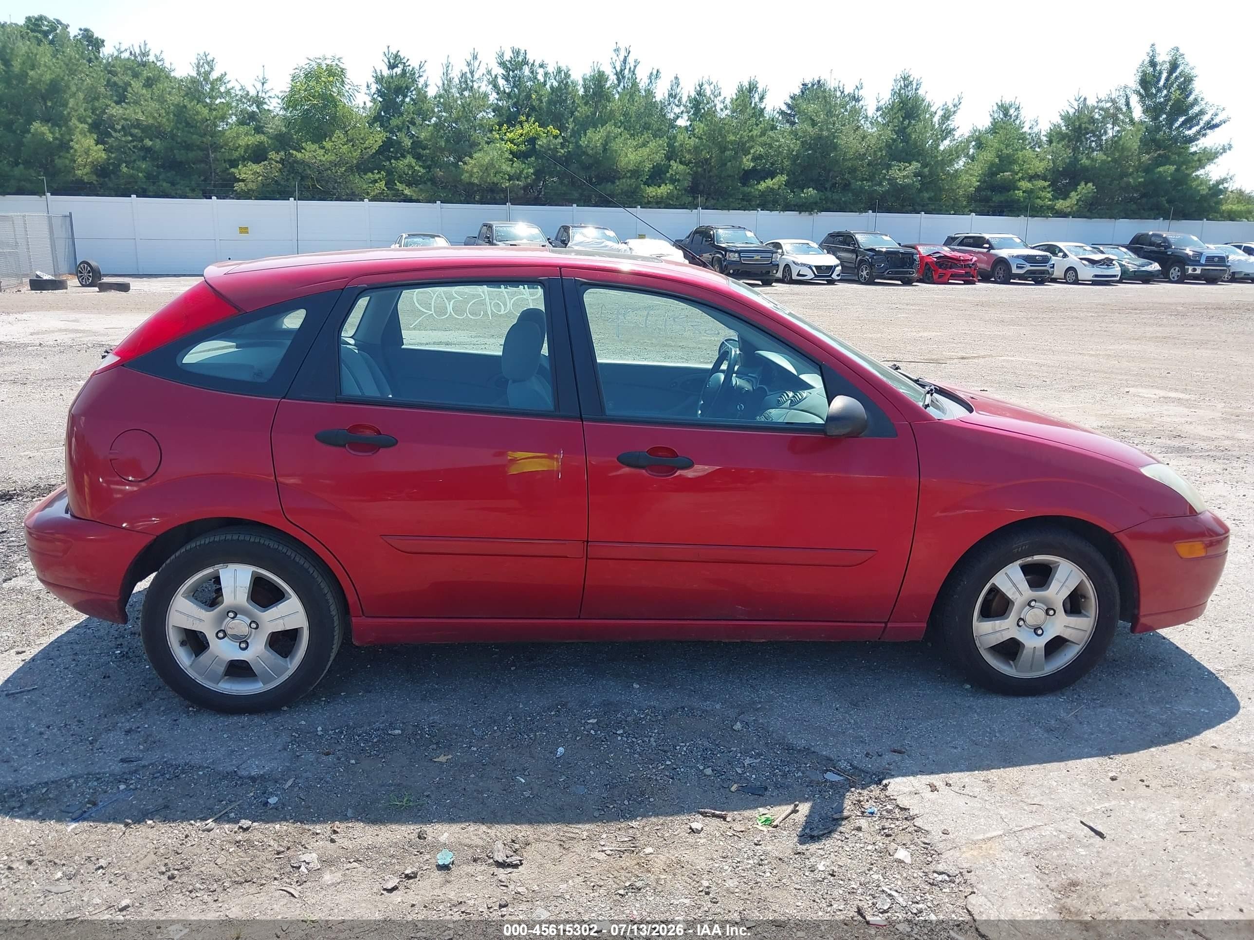 2003 Ford Focus Zx5 Красный vin: 3FAFP373X3R171856
