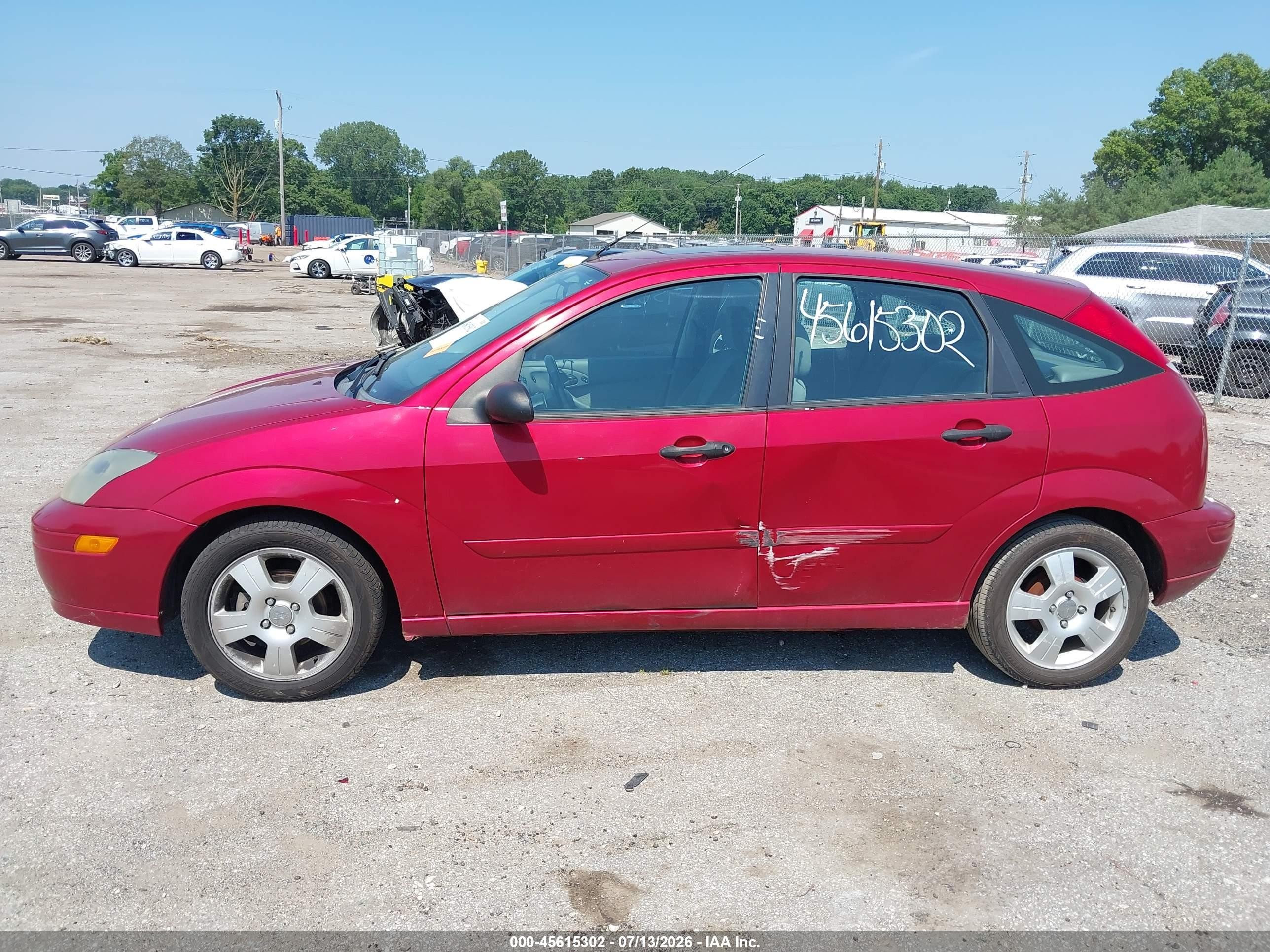 2003 Ford Focus Zx5 Красный vin: 3FAFP373X3R171856