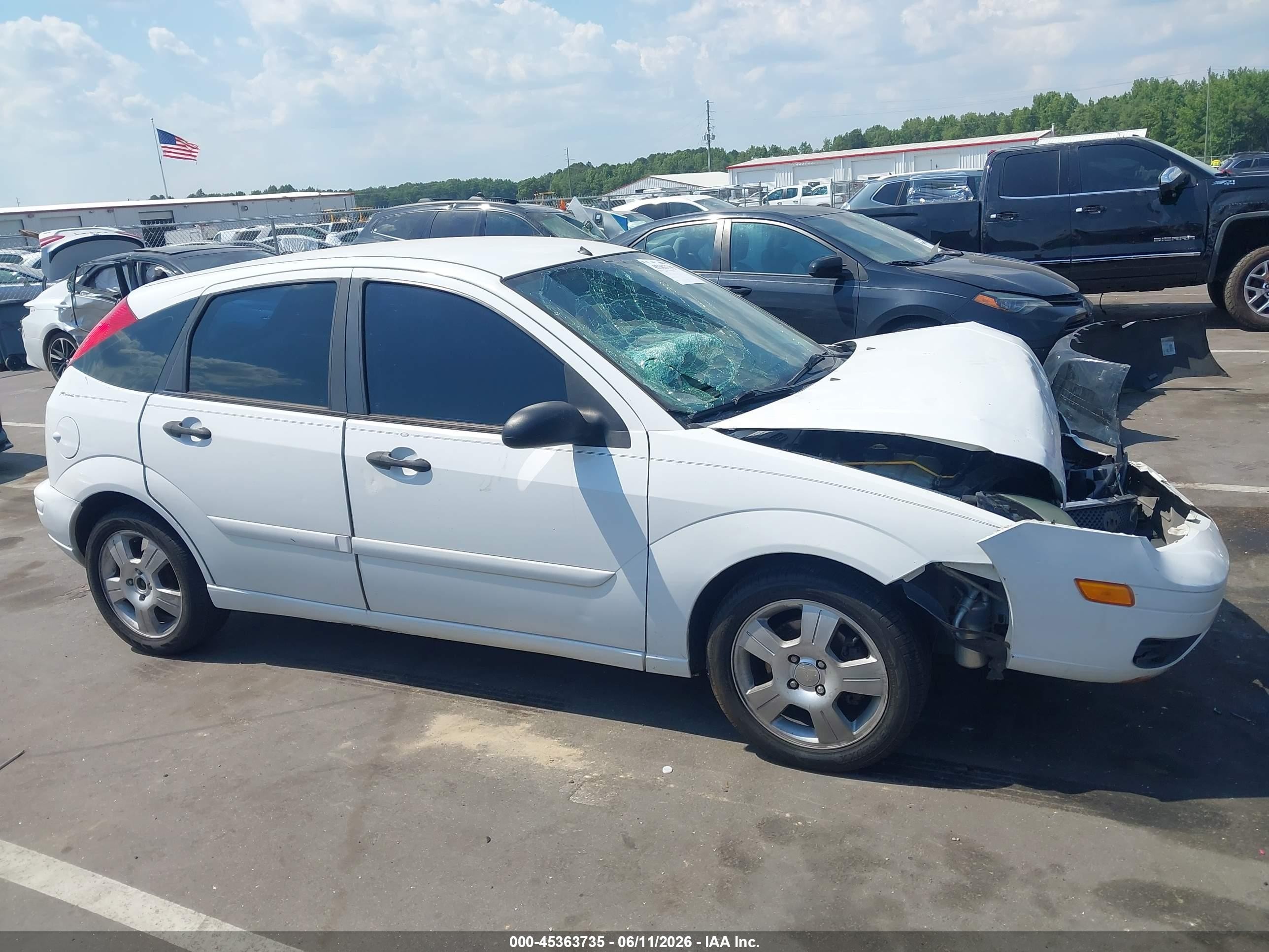 2005 Ford Focus Zx5 White vin: 3FAFP37N05R149515
