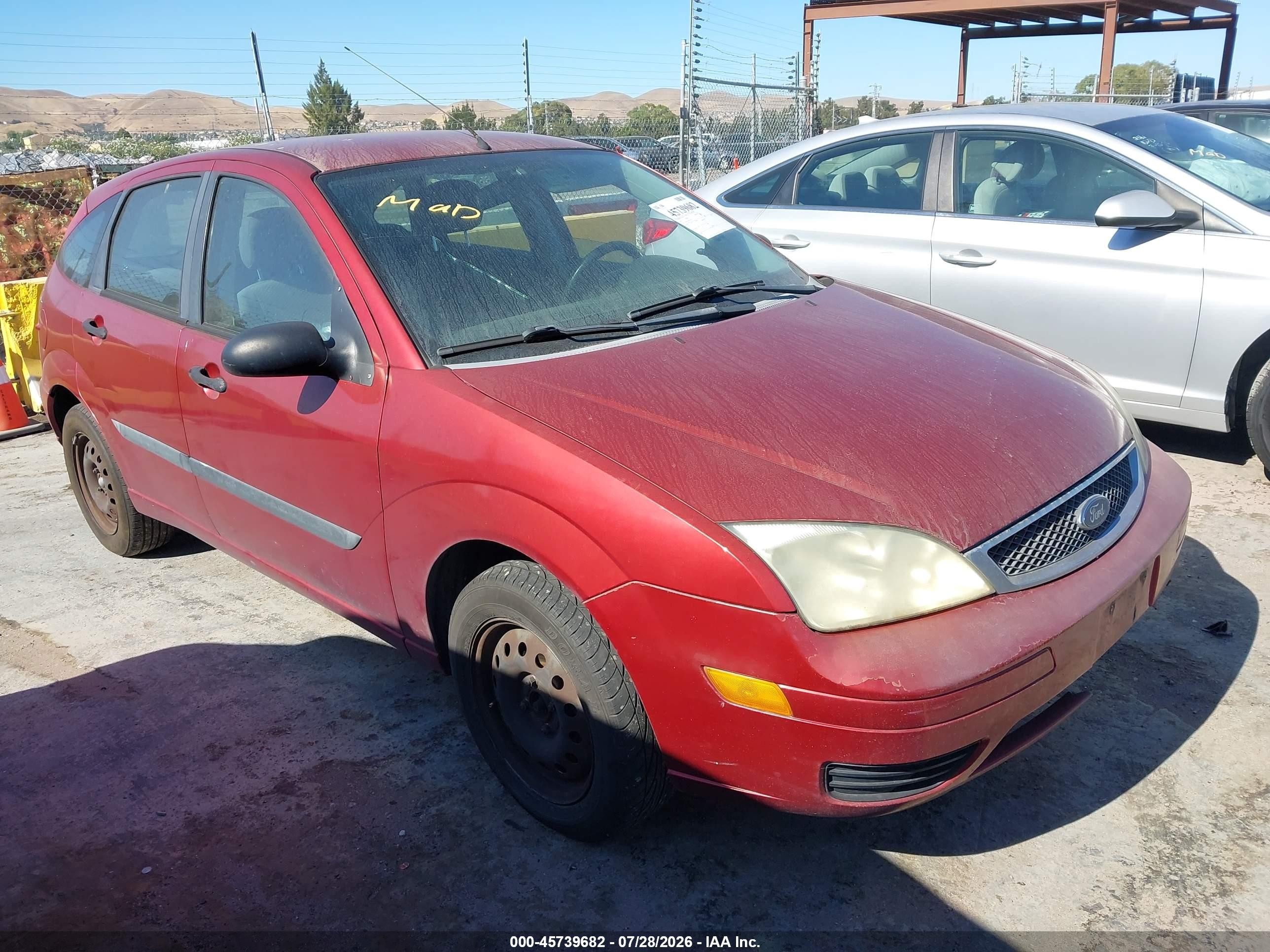 2005 Ford Focus Zx5 Red vin: 3FAFP37N05R156318