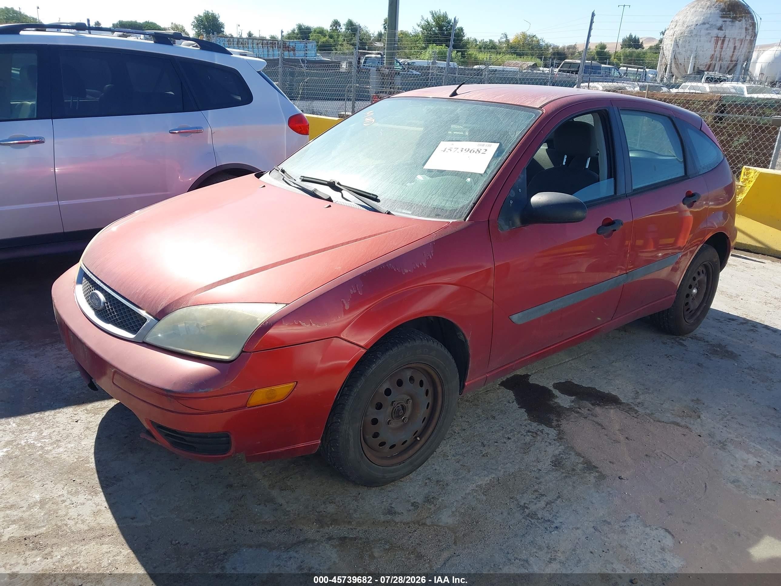 2005 Ford Focus Zx5 Red vin: 3FAFP37N05R156318