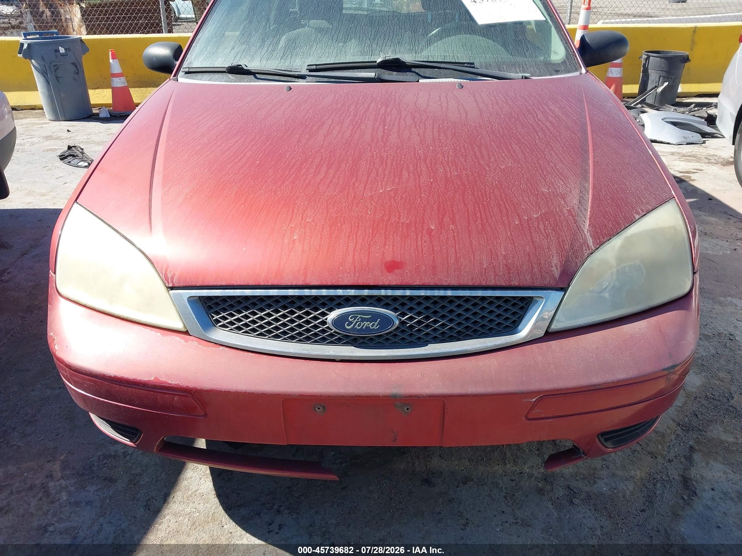 2005 Ford Focus Zx5 Red vin: 3FAFP37N05R156318