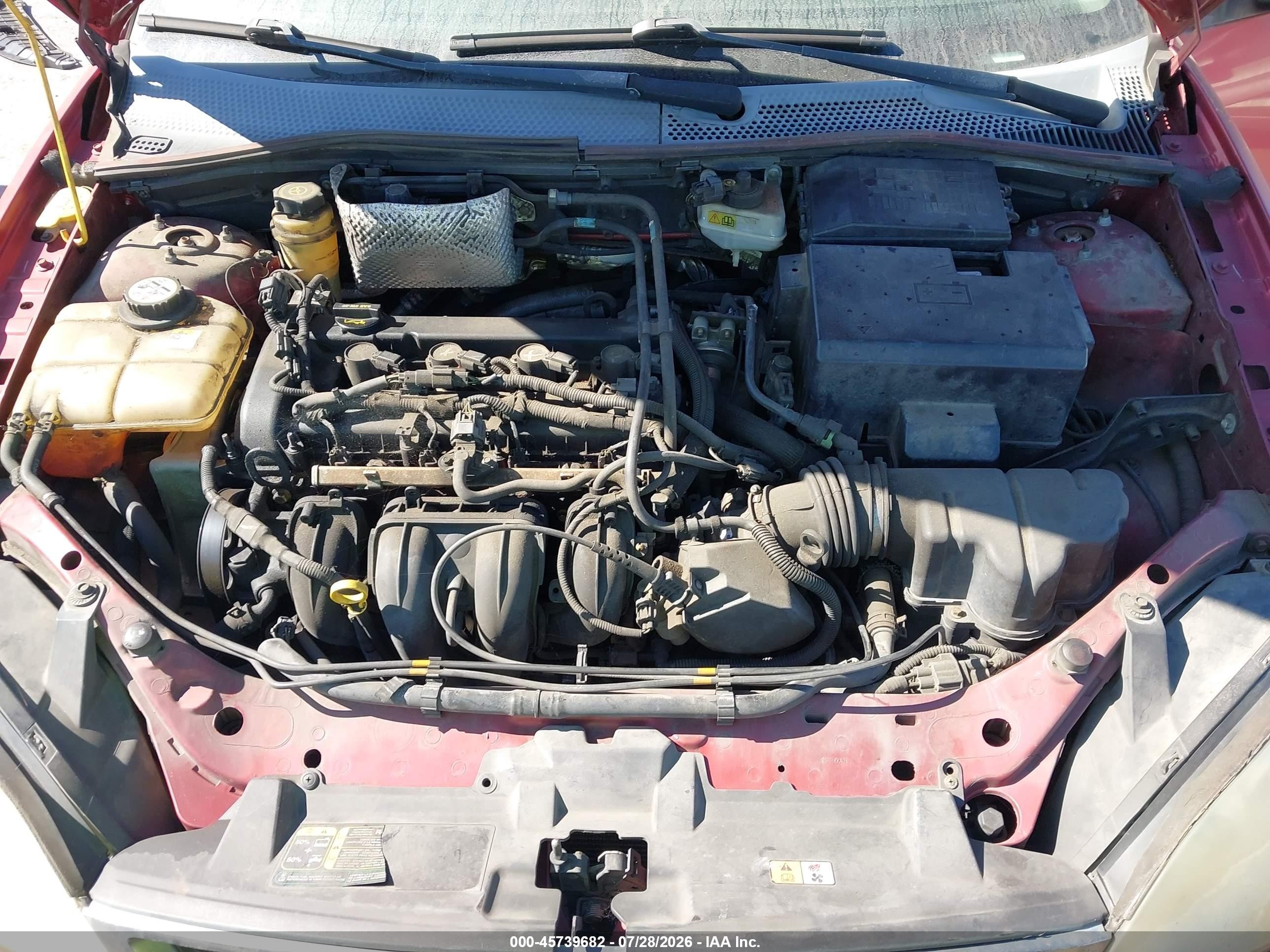 2005 Ford Focus Zx5 Red vin: 3FAFP37N05R156318