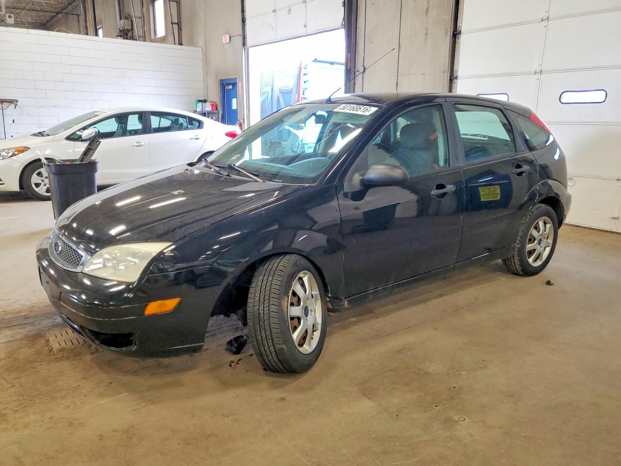 2005 Ford Focus Zx5 Black vin: 3FAFP37N15R114739