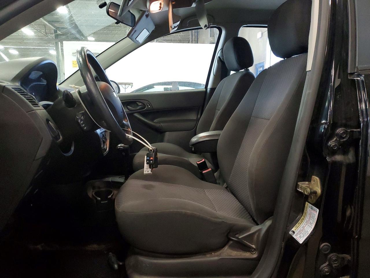 2005 Ford Focus Zx5 Black vin: 3FAFP37N15R114739