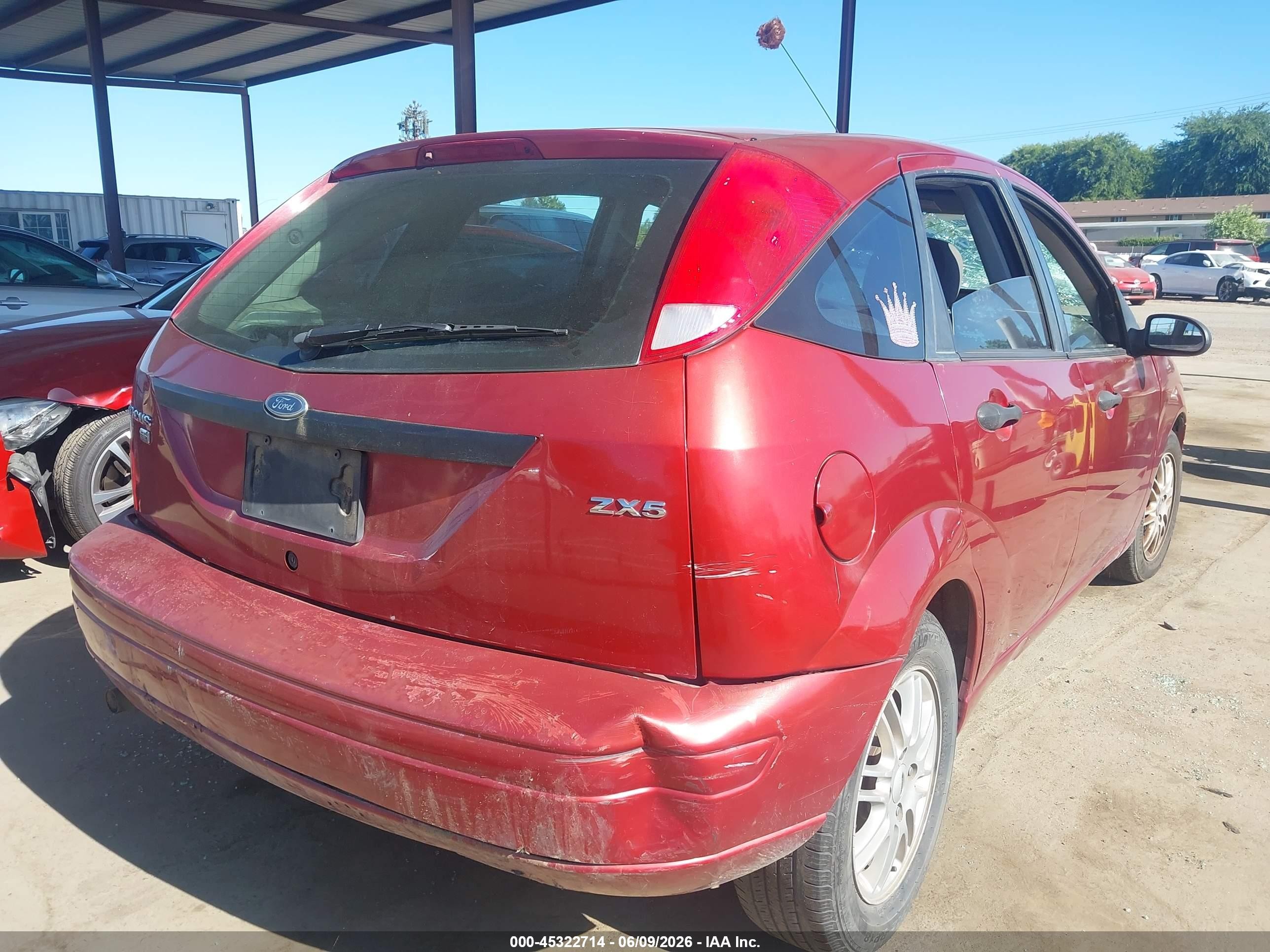 2005 Ford Focus Zx5 Red vin: 3FAFP37N15R137230