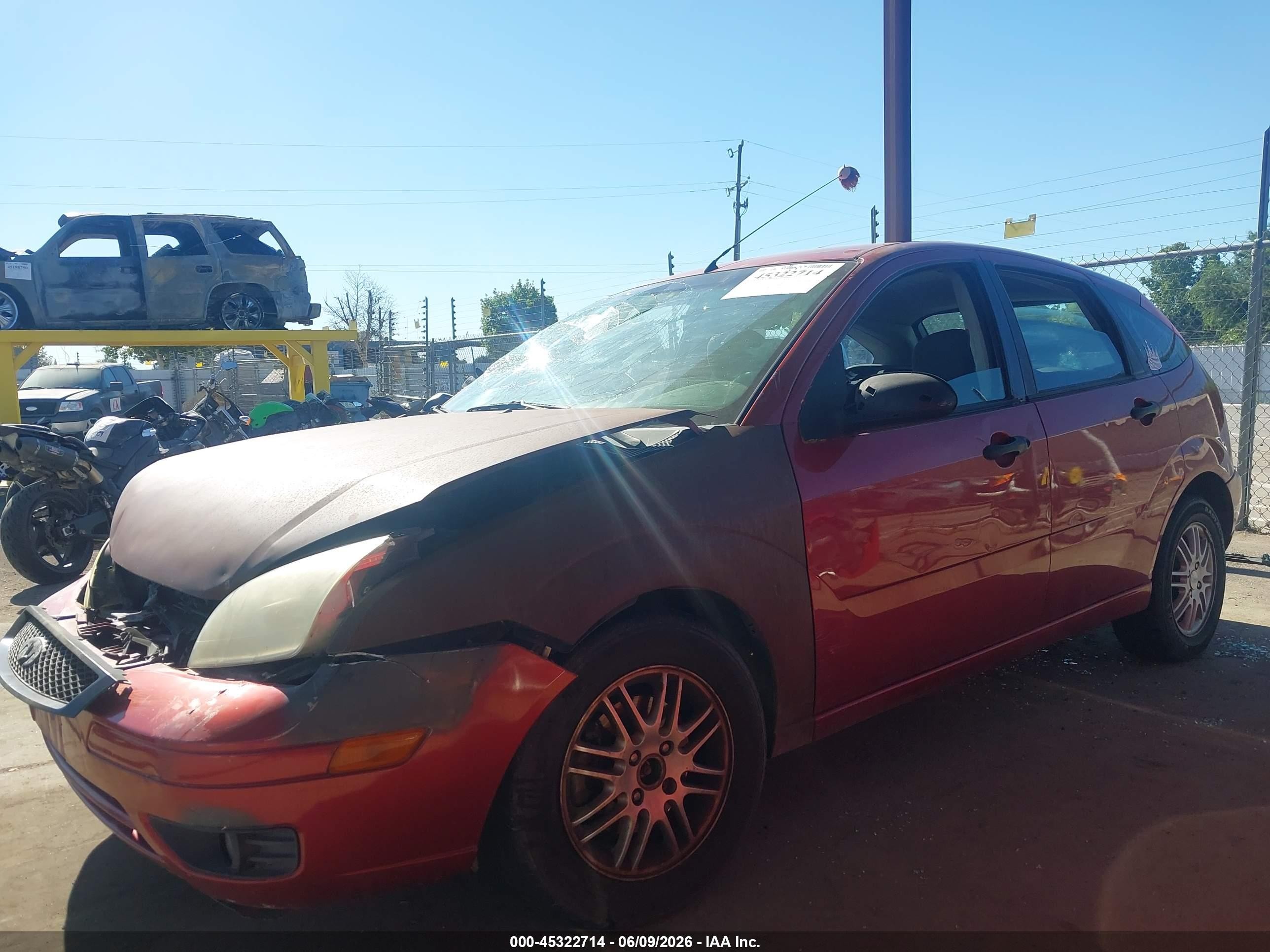 2005 Ford Focus Zx5 Red vin: 3FAFP37N15R137230