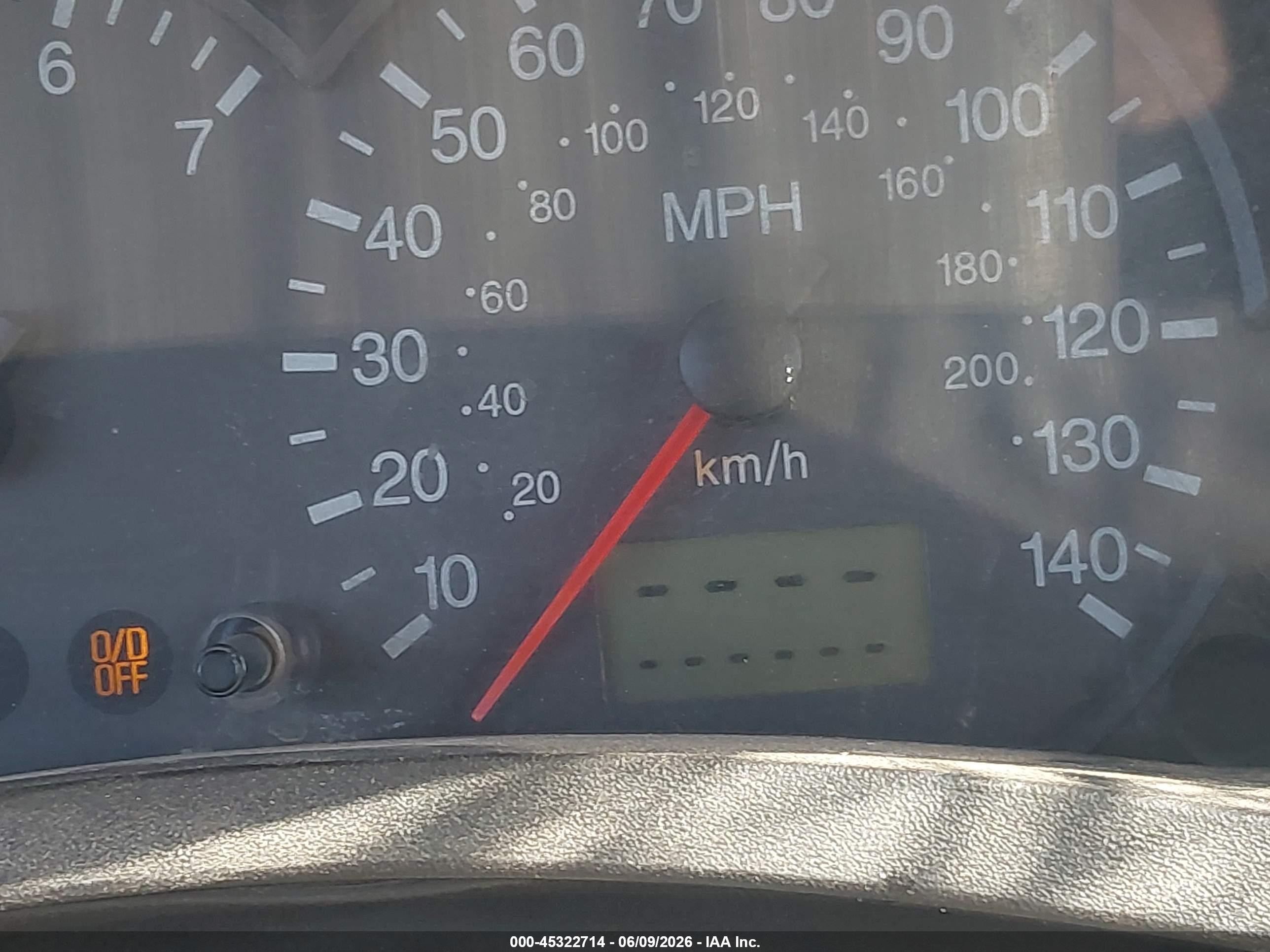 2005 Ford Focus Zx5 Red vin: 3FAFP37N15R137230