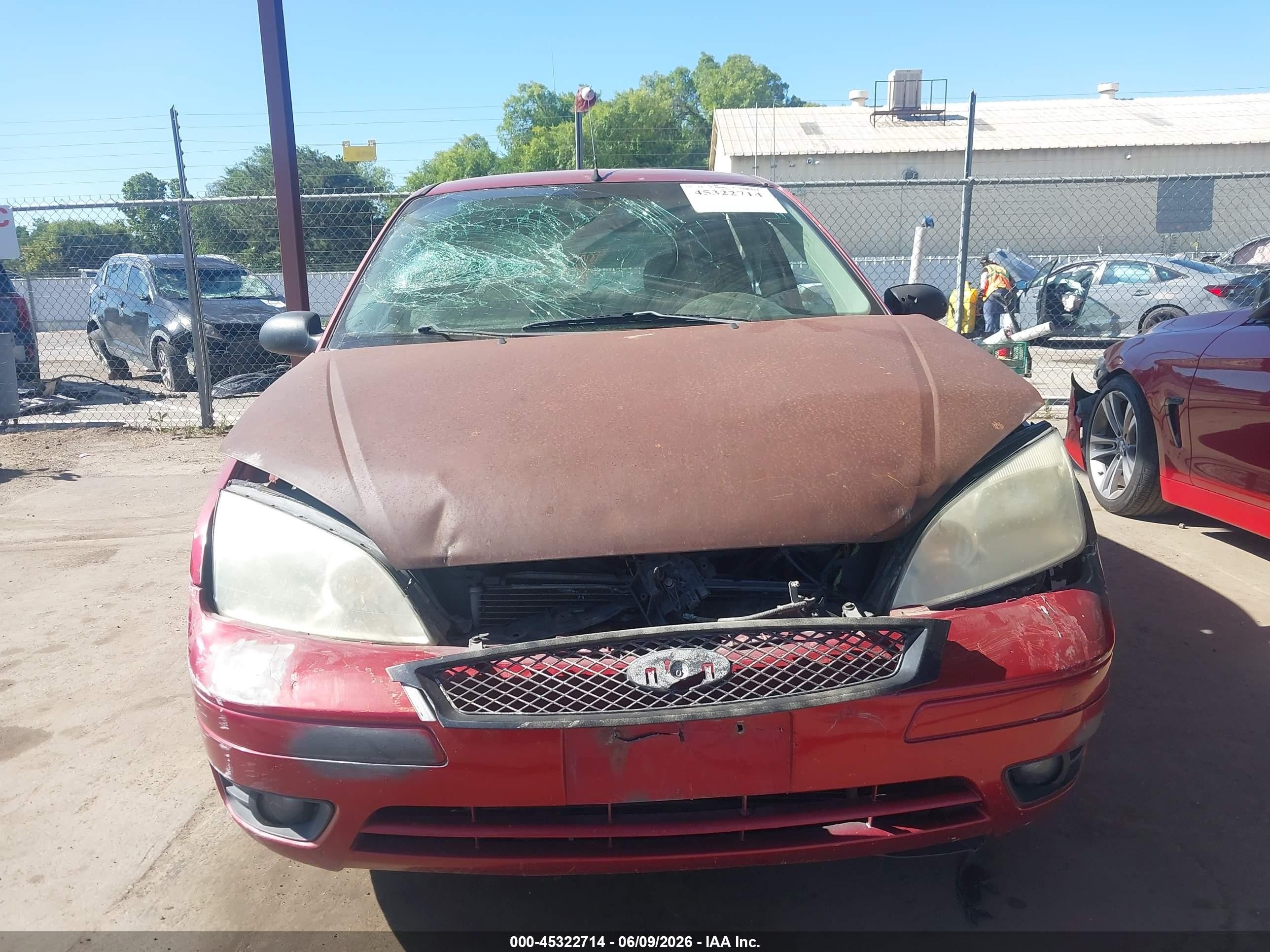 2005 Ford Focus Zx5 Red vin: 3FAFP37N15R137230