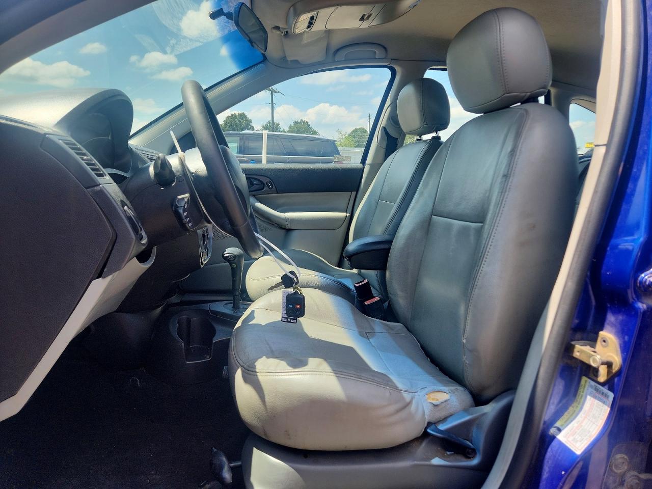 2005 Ford Focus Zx5 Blue vin: 3FAFP37N15R151791