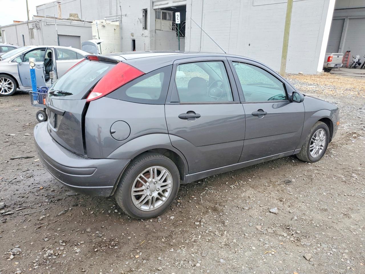 2005 Ford Focus Zx5 Gray vin: 3FAFP37N25R146759