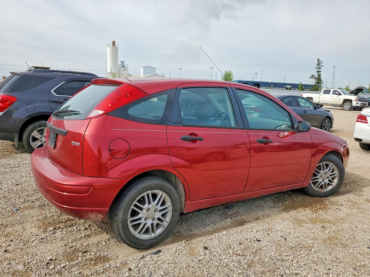 2005 Ford Focus Zx5 Red vin: 3FAFP37N35R148679