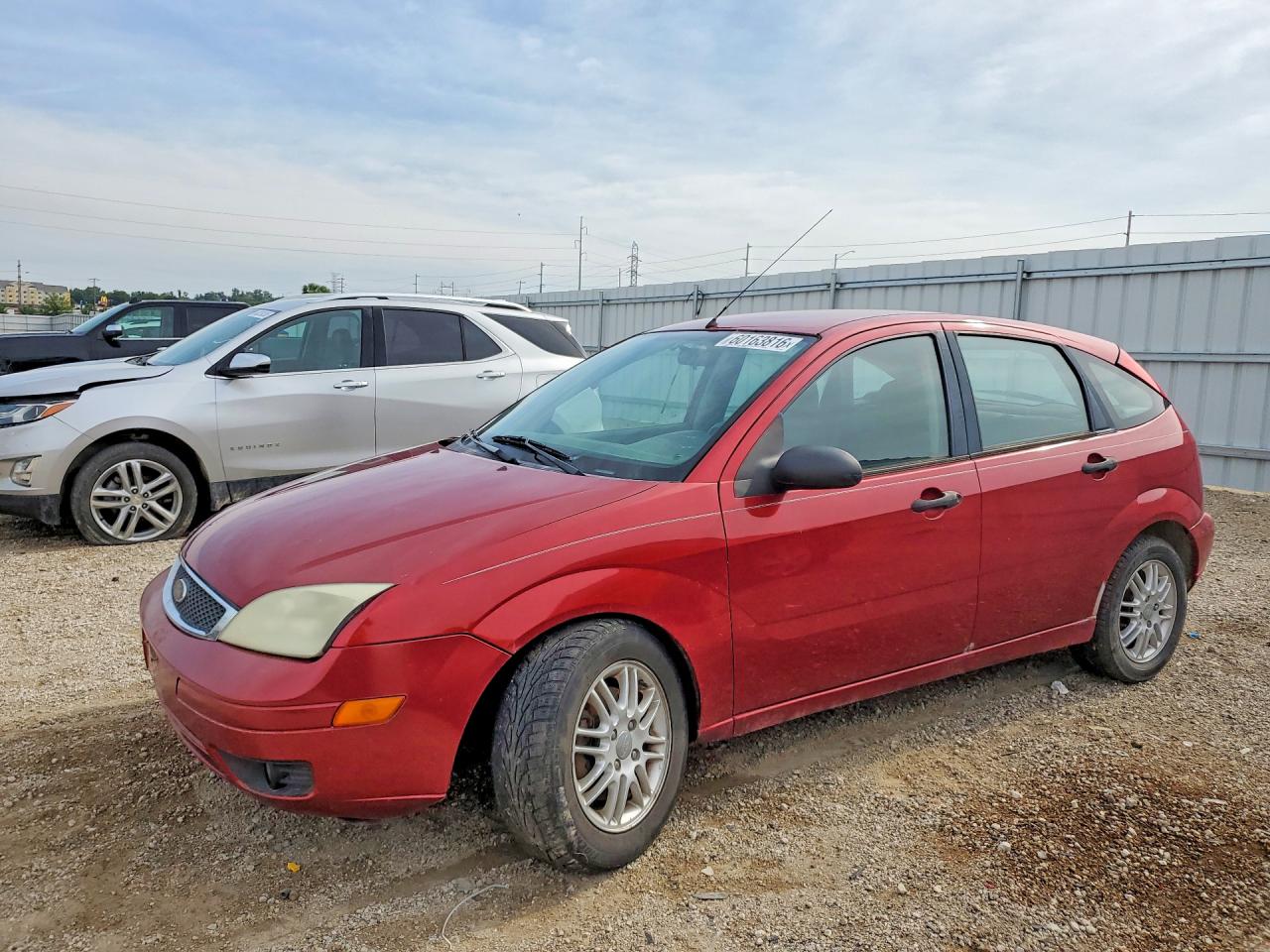 2005 Ford Focus Zx5 Red vin: 3FAFP37N35R148679