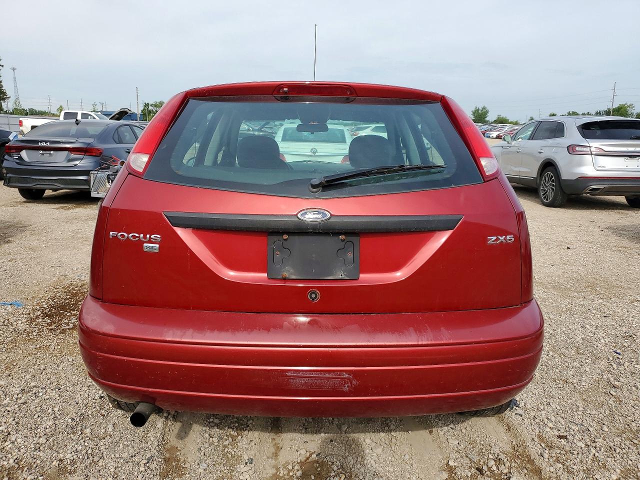 2005 Ford Focus Zx5 Red vin: 3FAFP37N35R148679